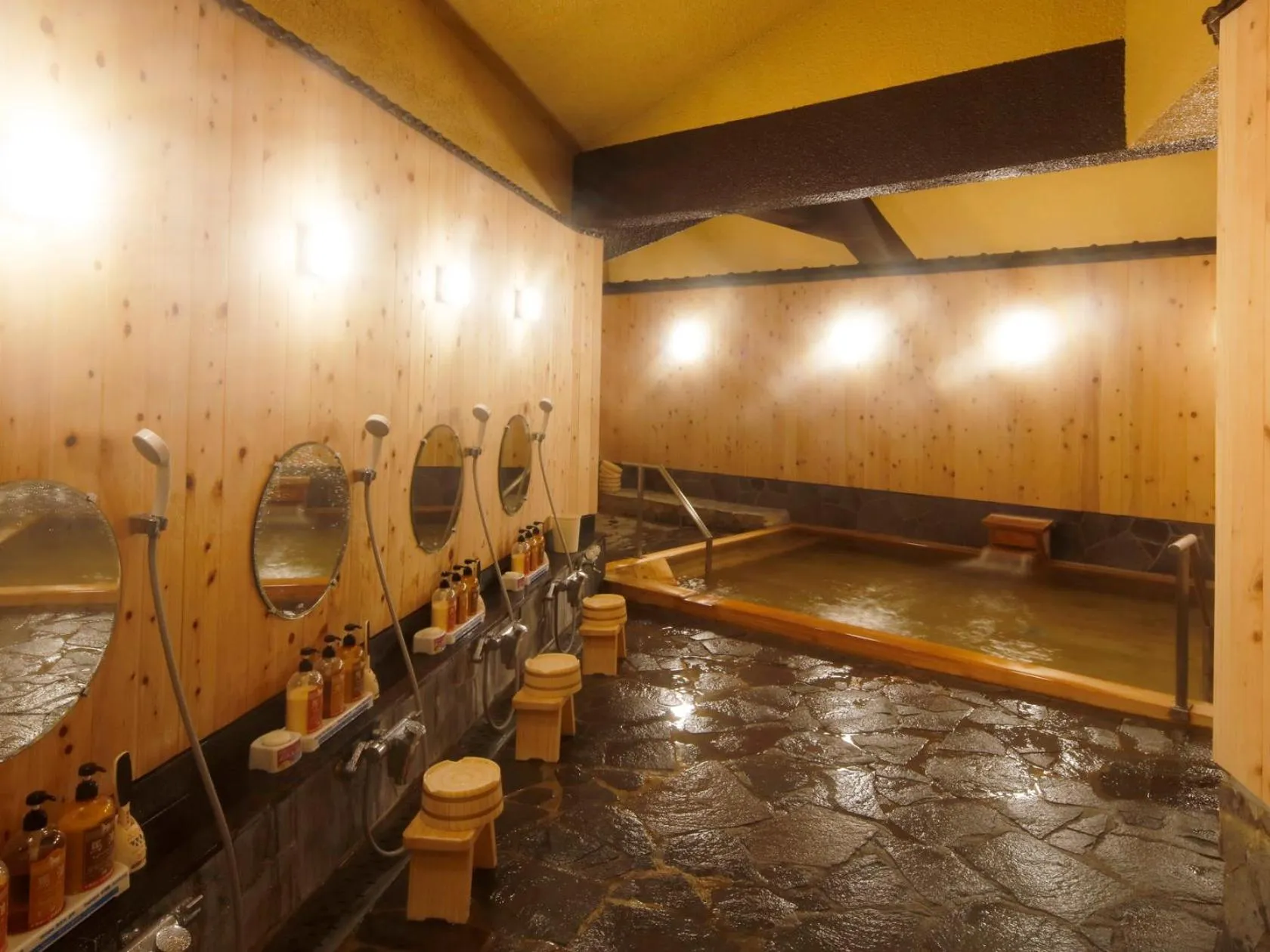 Hot Spring Bath in Hana to Hana