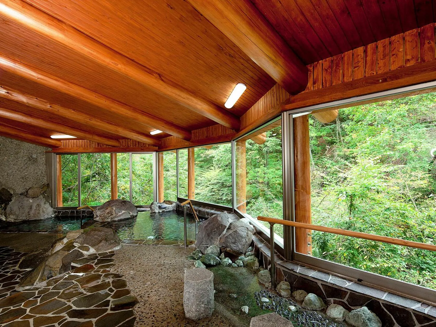 Hot Spring Bath in Hana to Hana