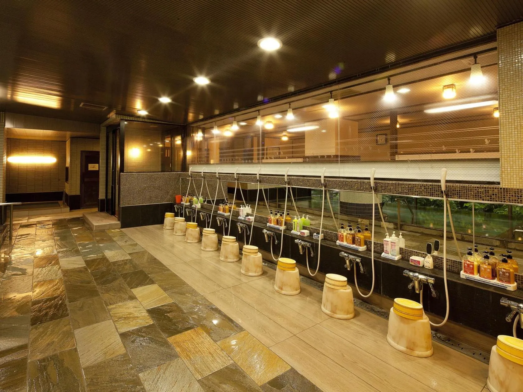 Hot Spring Bath in Hana to Hana