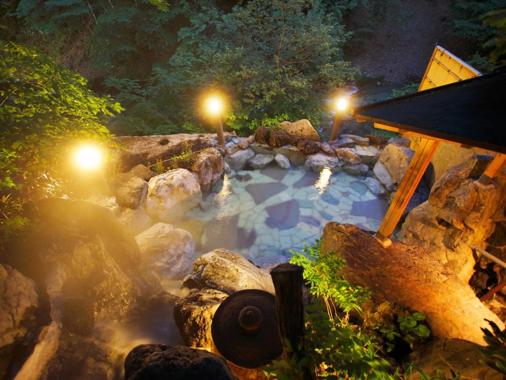 Hot Spring Bath in Hana to Hana