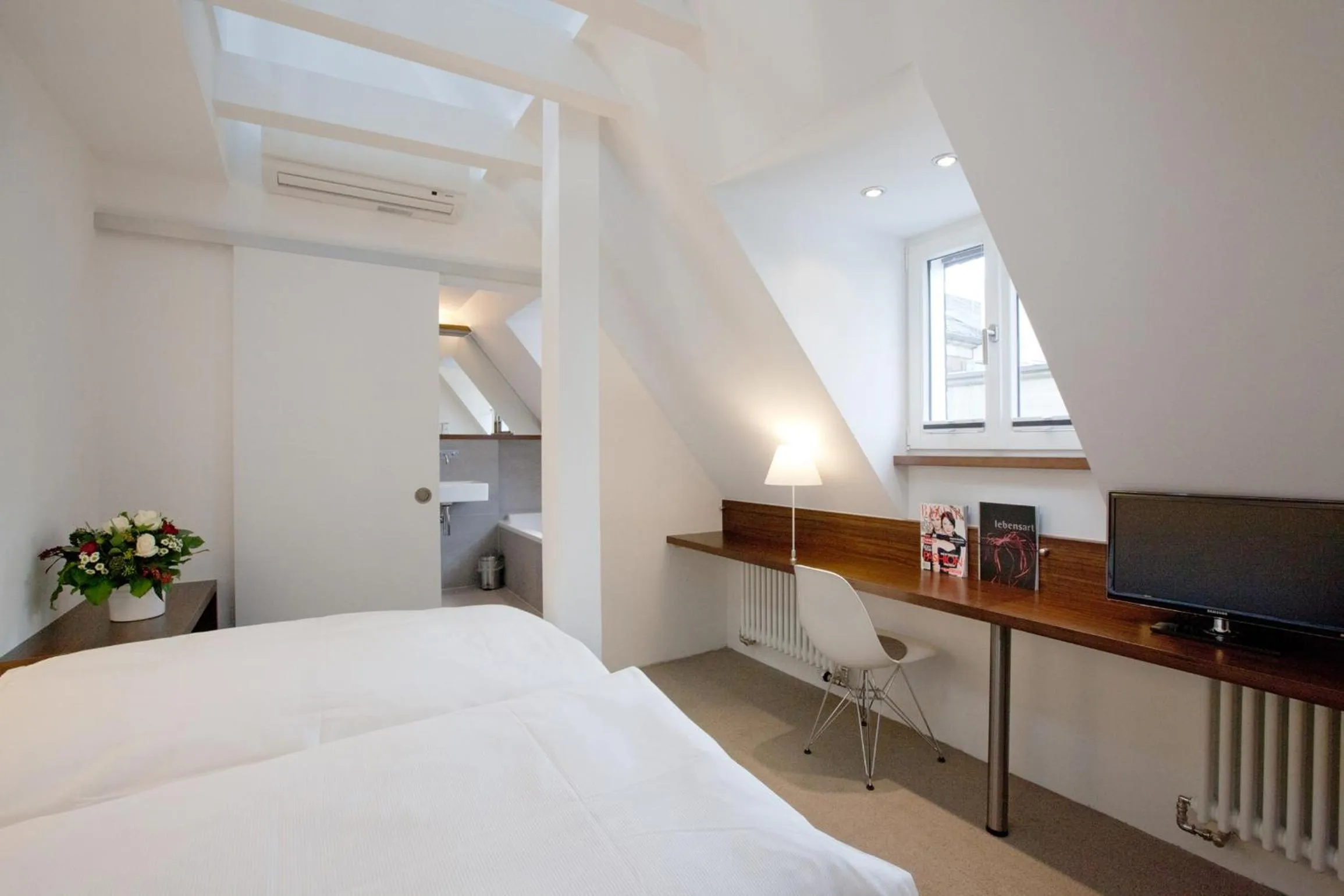 Bedroom, Bed in Stern am Rathaus