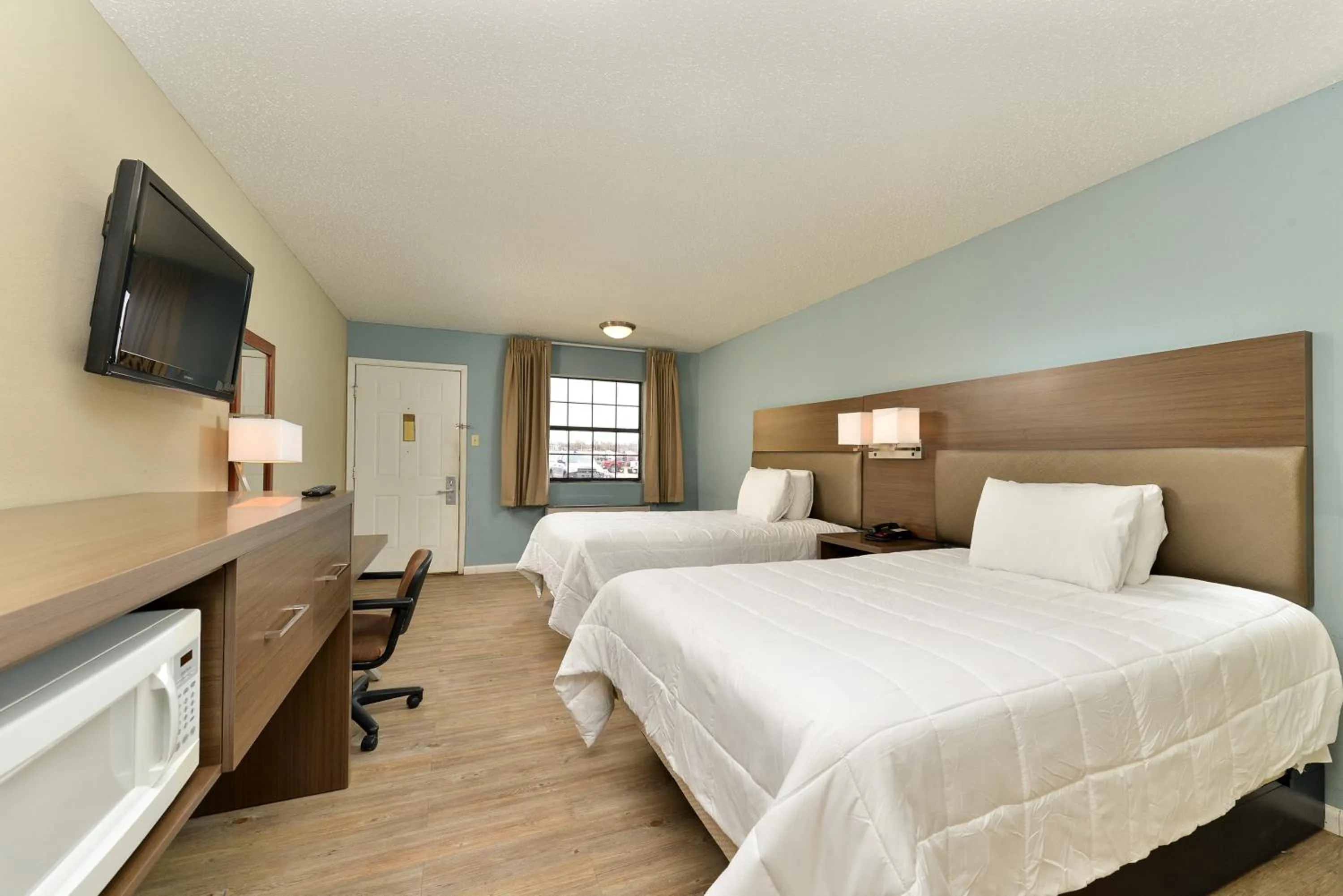 Photo of the whole room, Bed in Inn of the Conchos