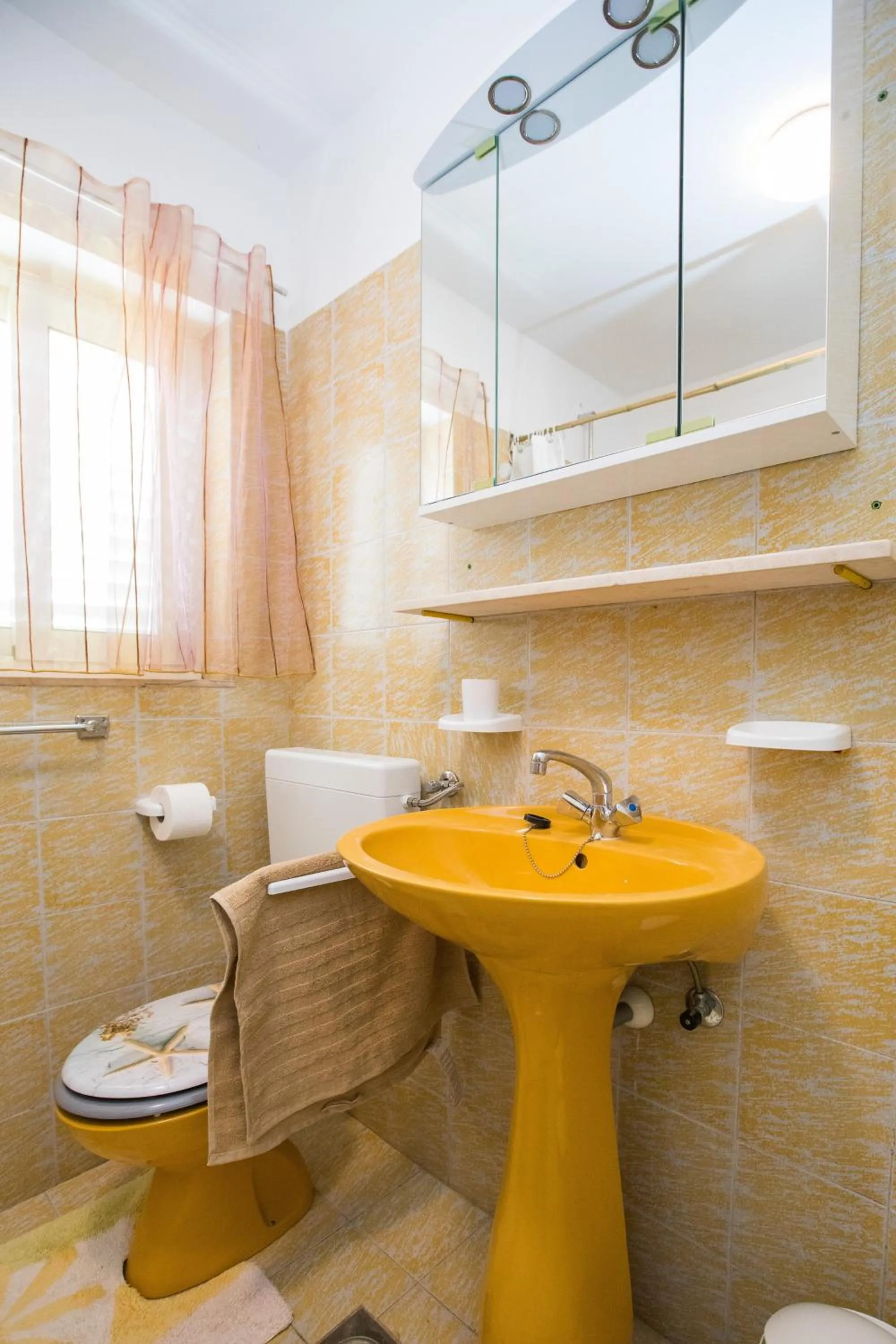 Bathroom in Seaside Studio