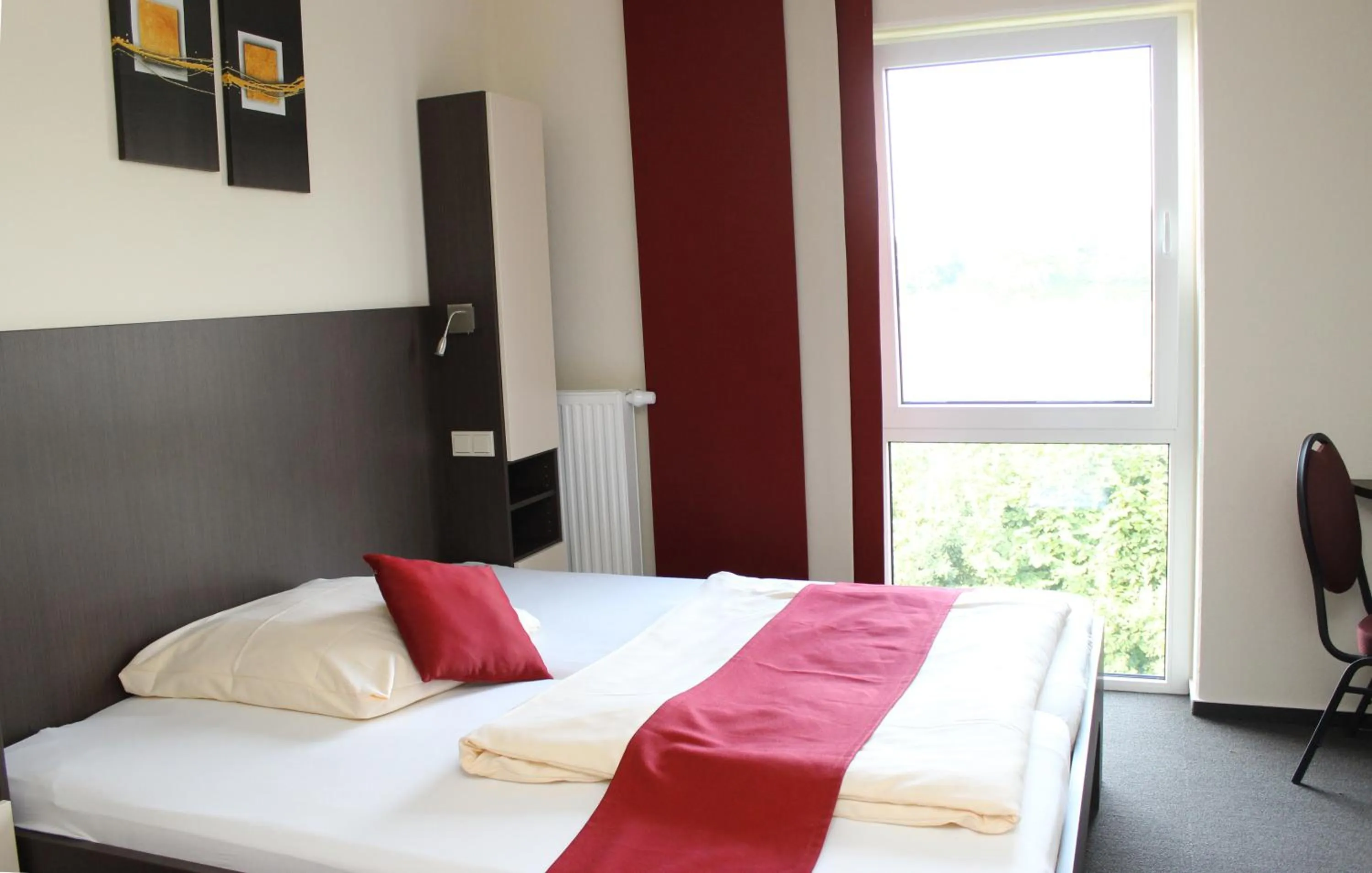 Day, Bed in Arena Hotel