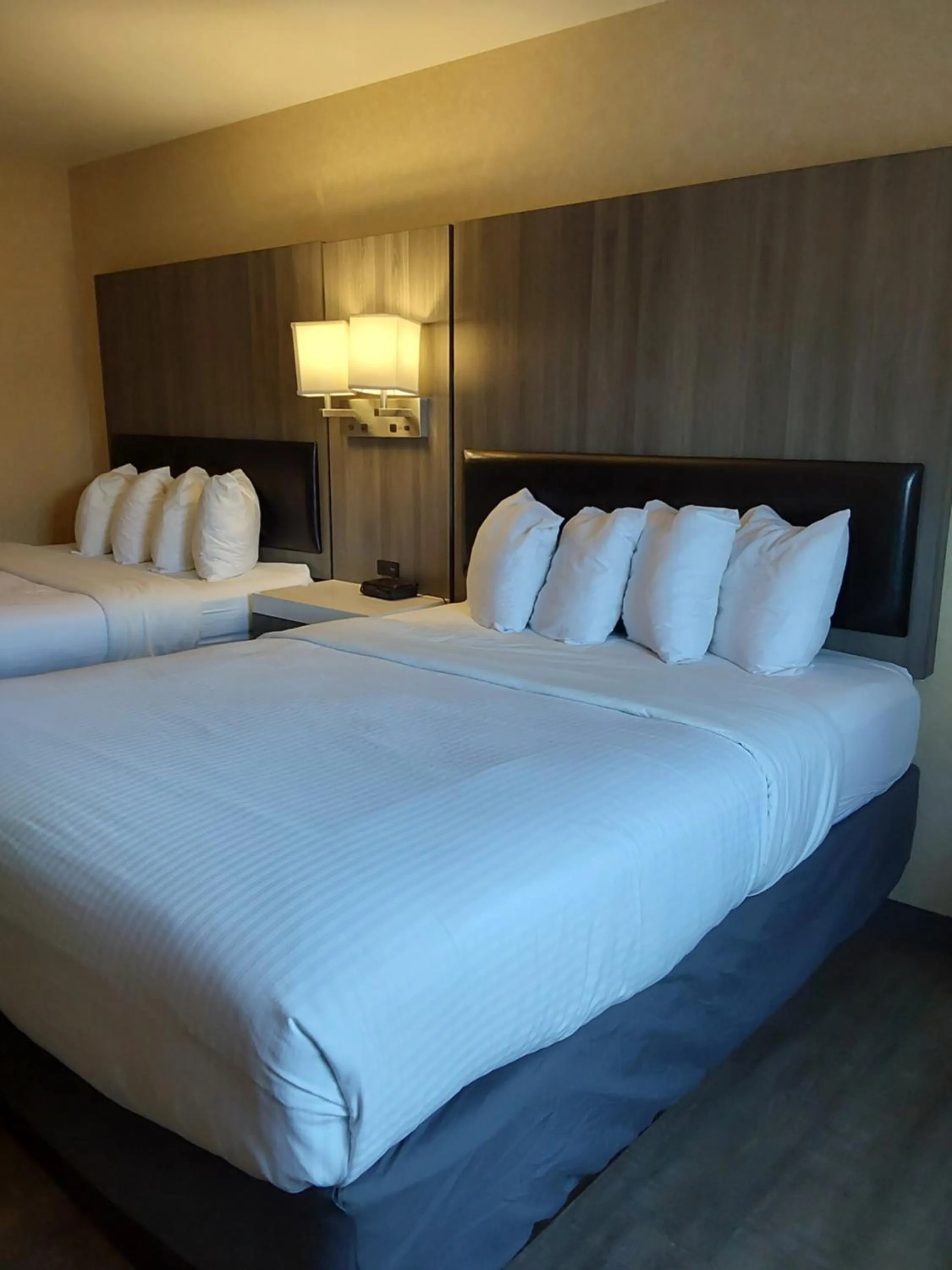 Bedroom, Bed in GuestHouse Inn Bellingham