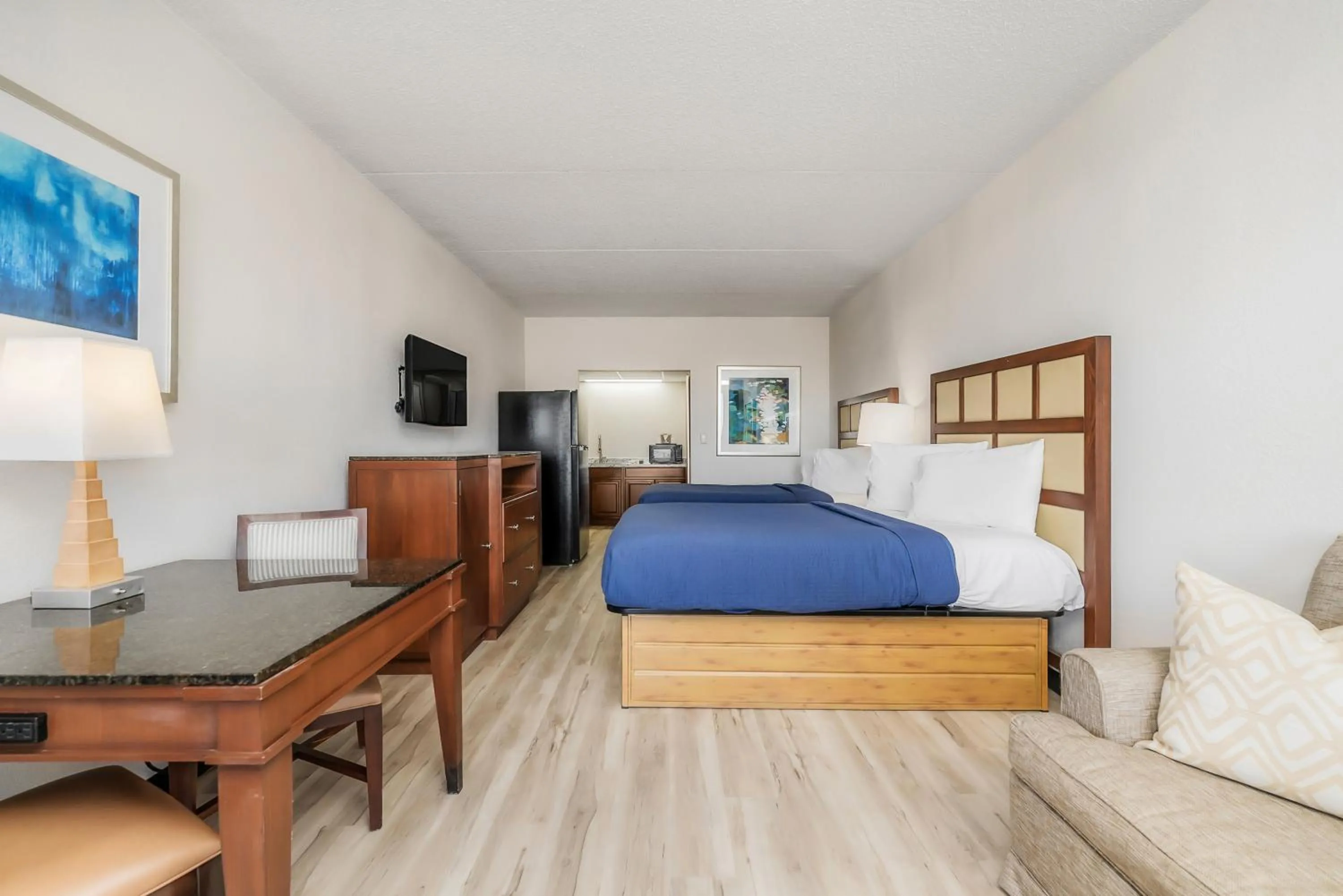 Communal lounge/ TV room, Bed in Extended Stay Suites Cookeville - Tennessee Tech