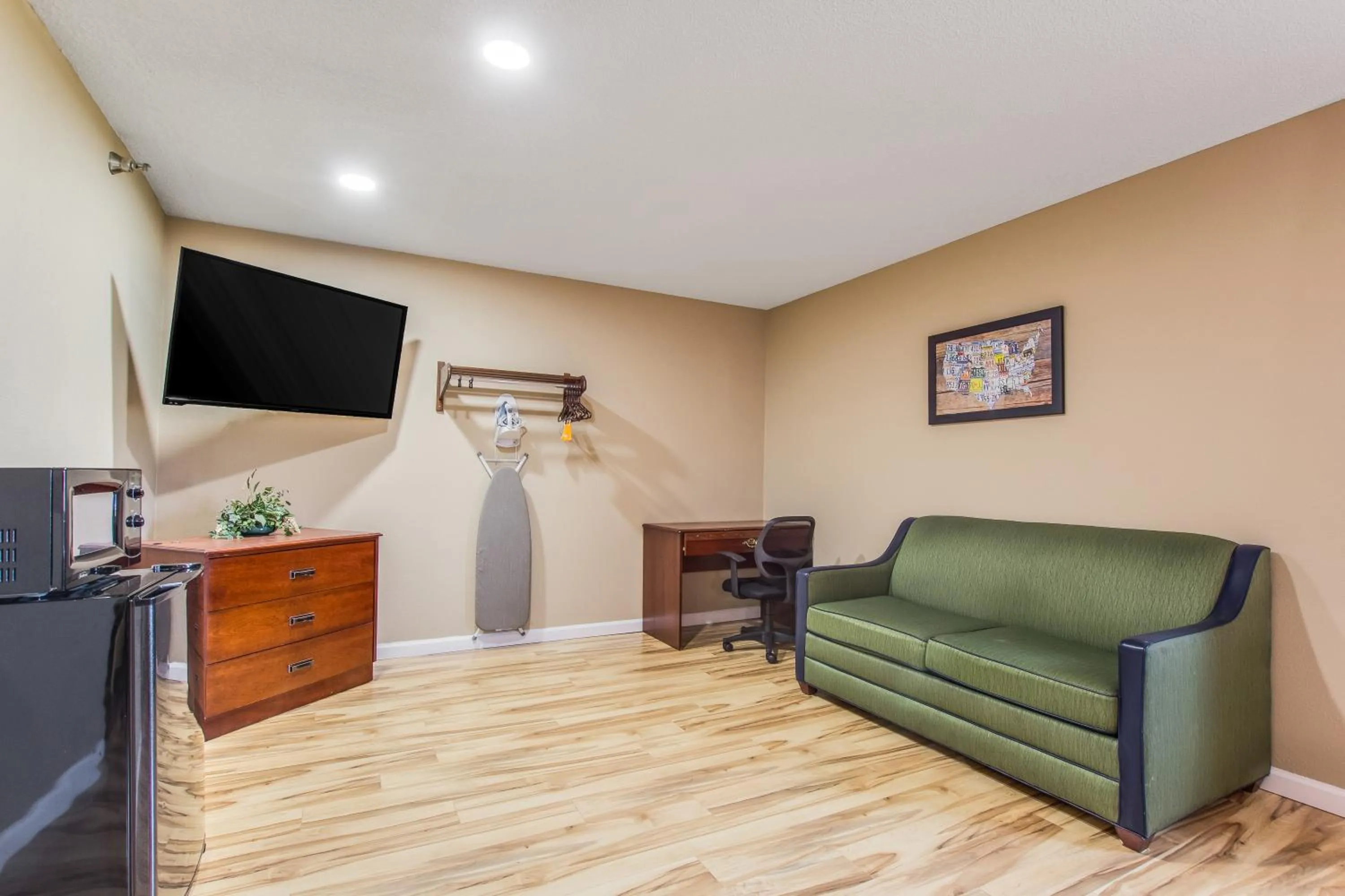 TV and multimedia in Econo Lodge Shelbyville