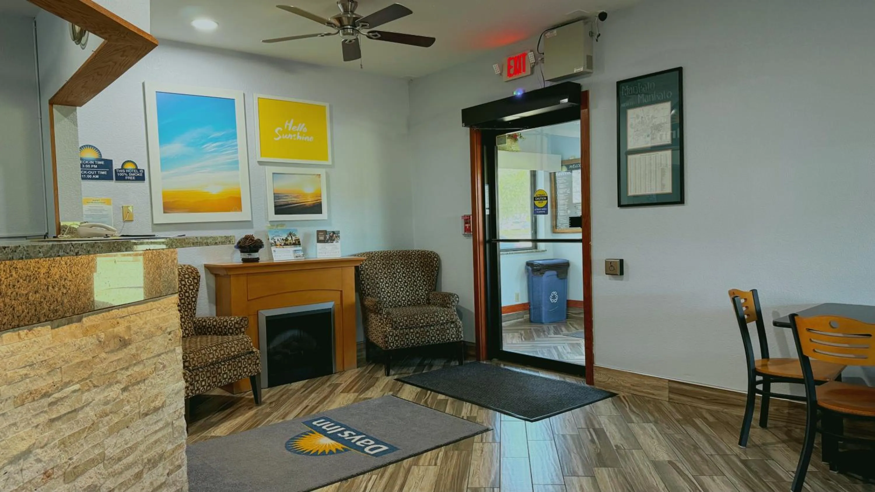 Facade/entrance in Days Inn by Wyndham Mankato