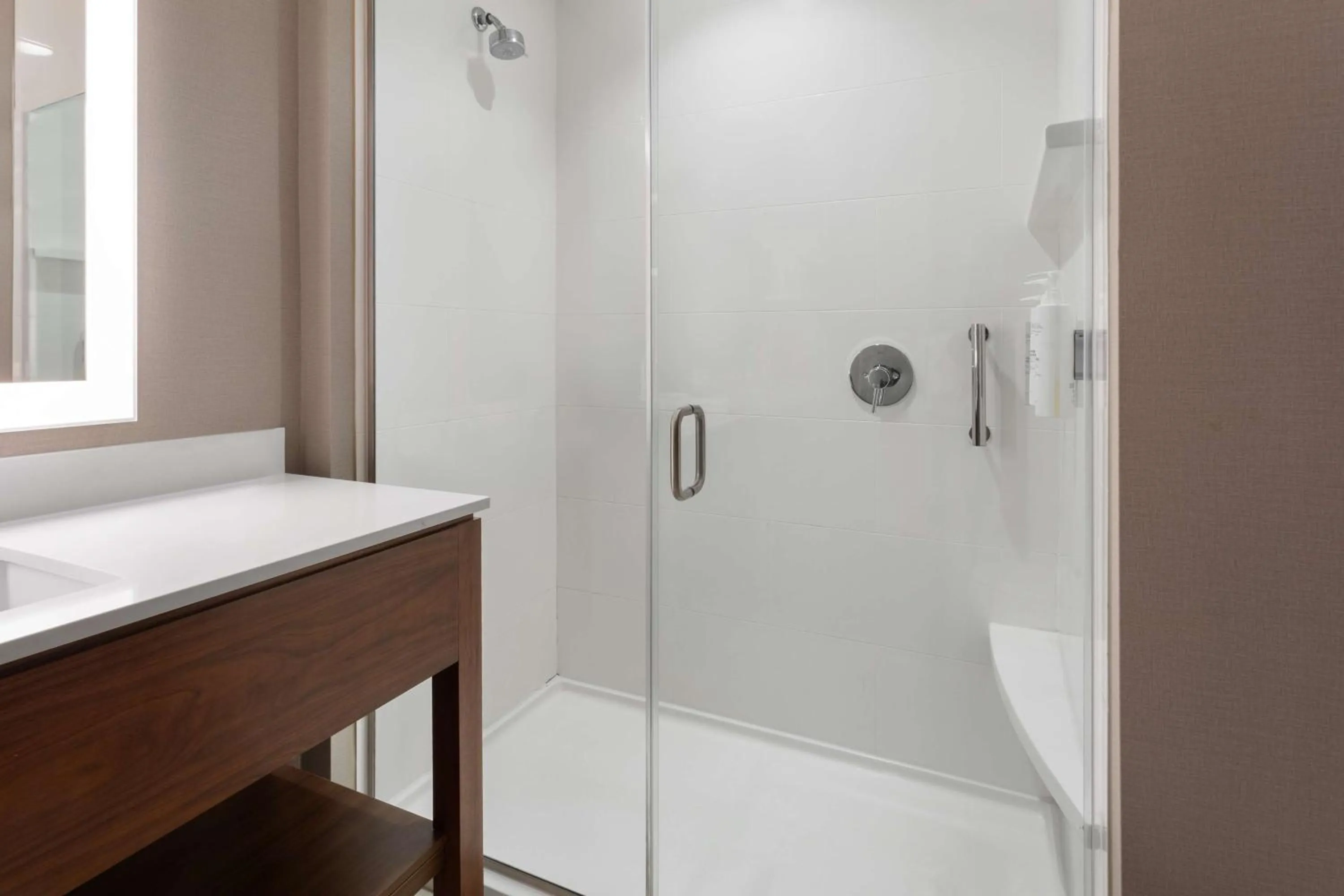 Bathroom in Hampton Inn by Hilton Nashville Airport Century Place