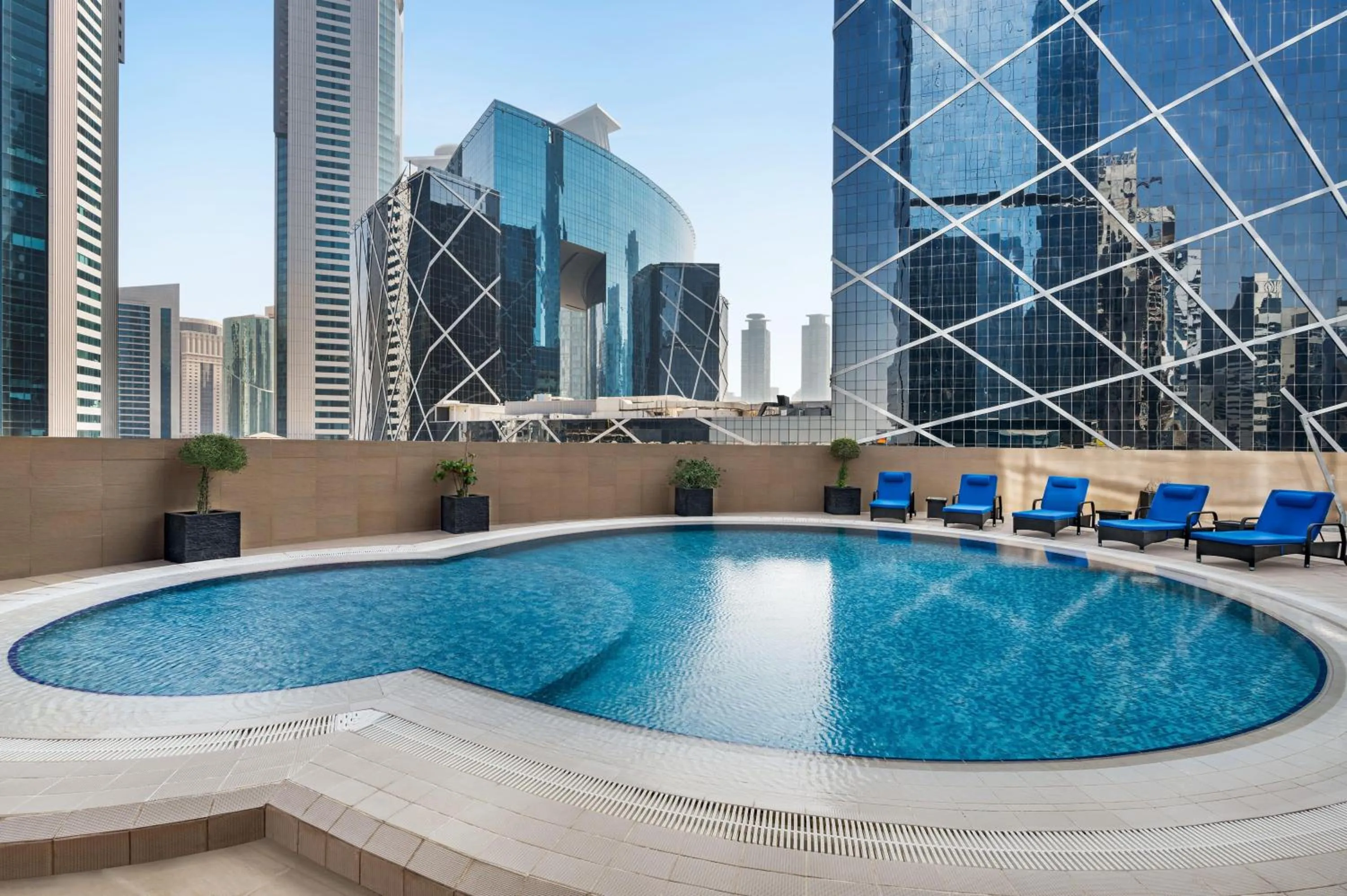 Swimming pool in Wyndham Doha West Bay