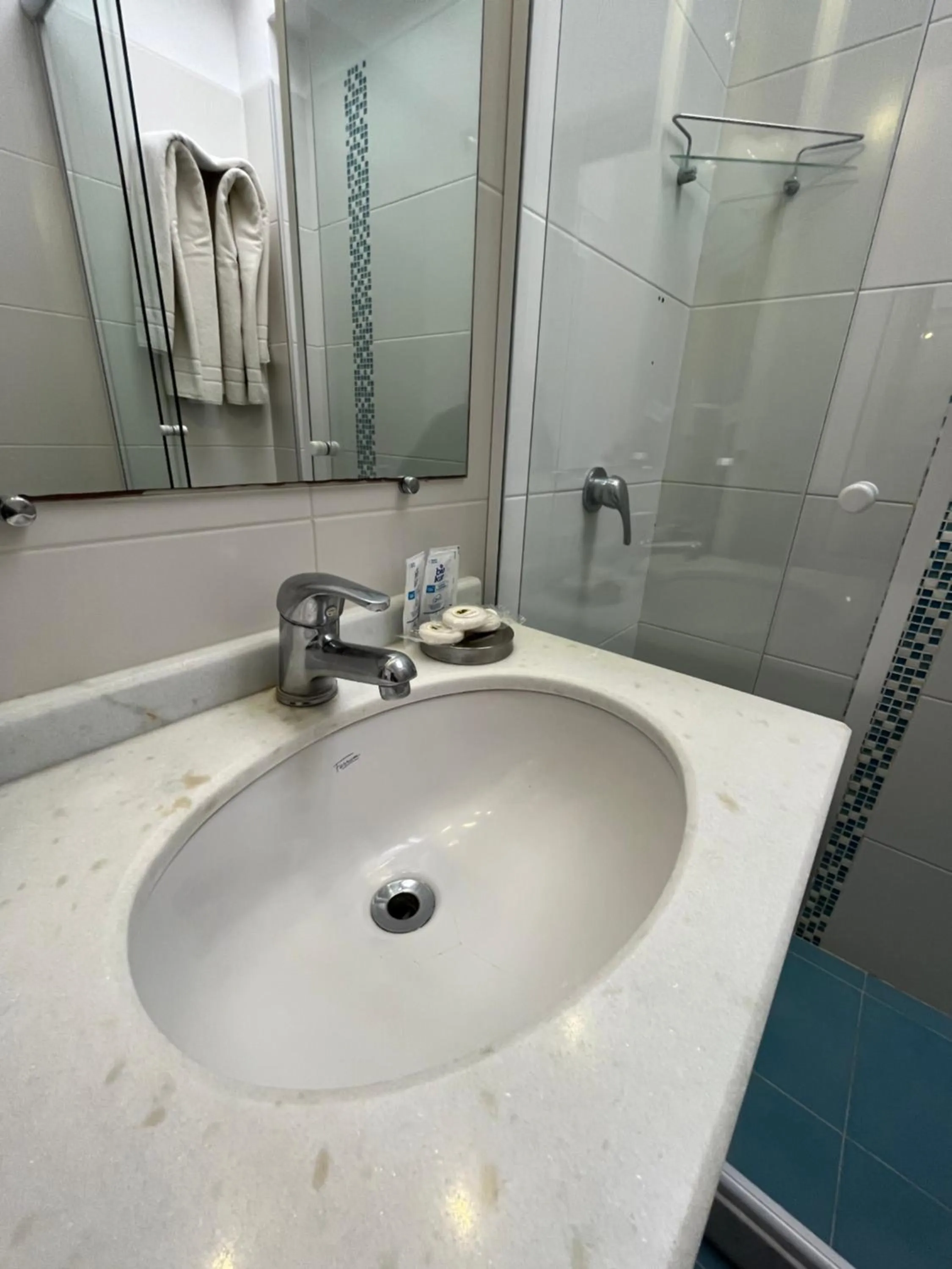 Shower in Hotel Tamariz