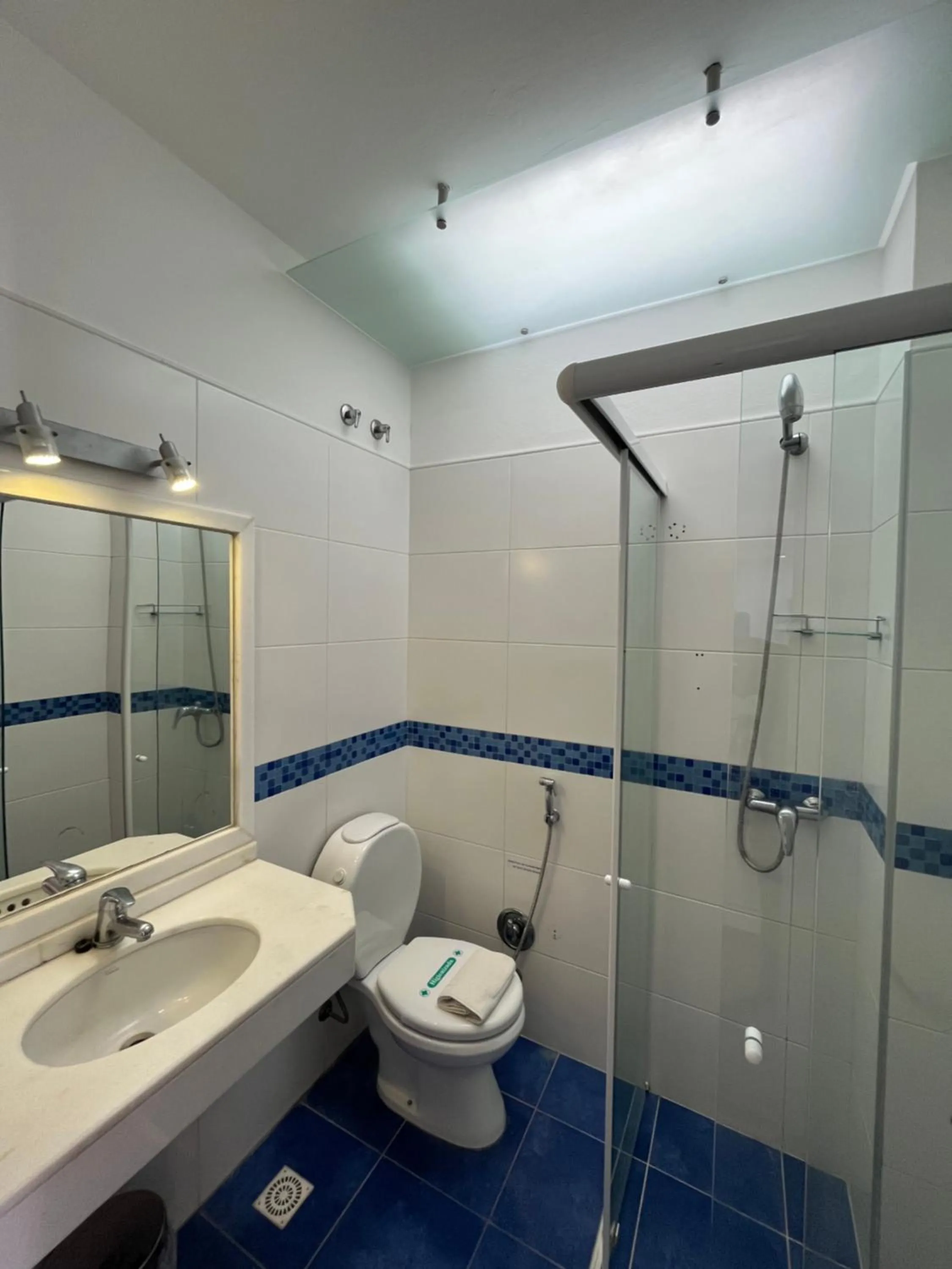 Shower in Hotel Tamariz