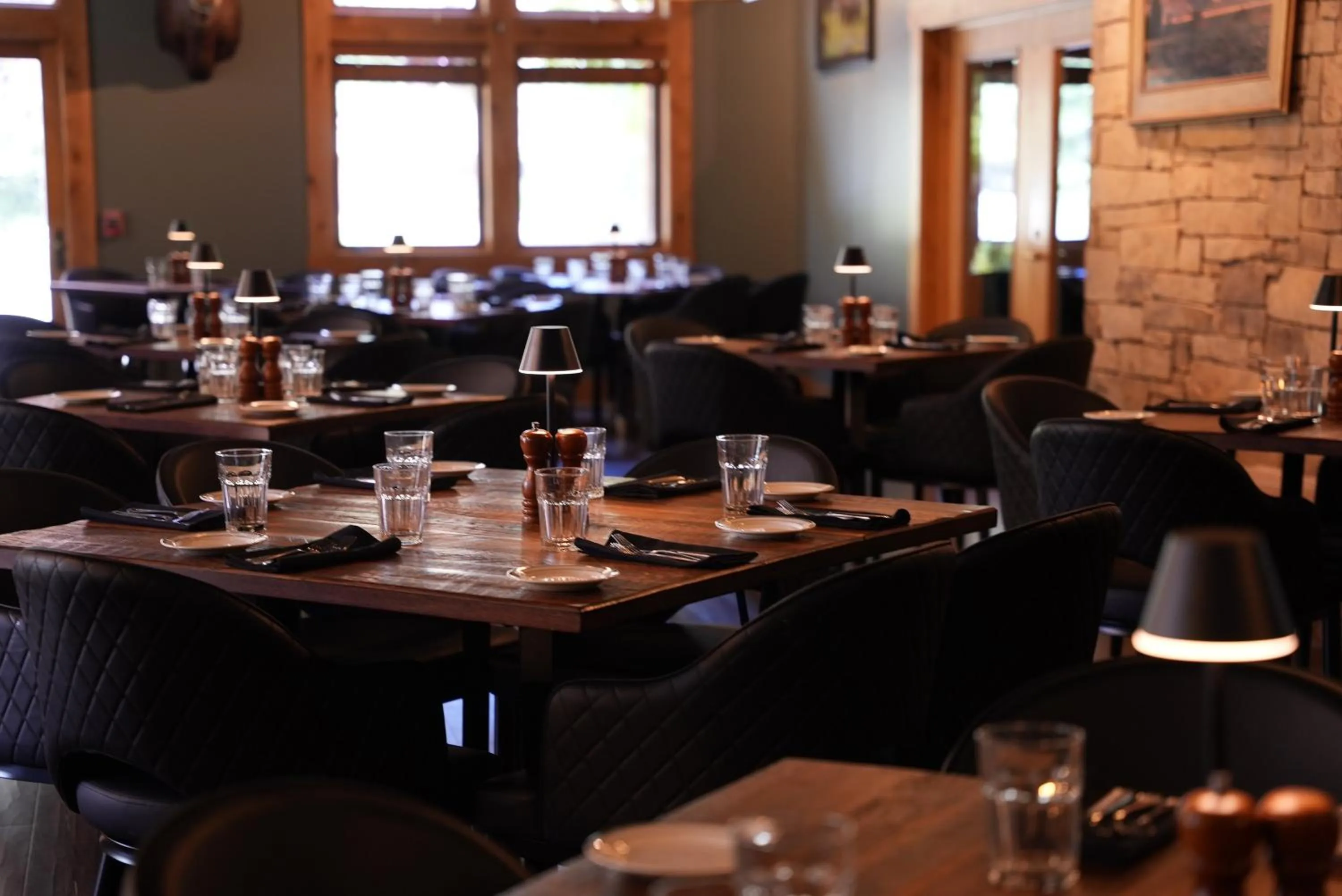 Restaurant/places to eat in Flying Saddle Resort and Steak House