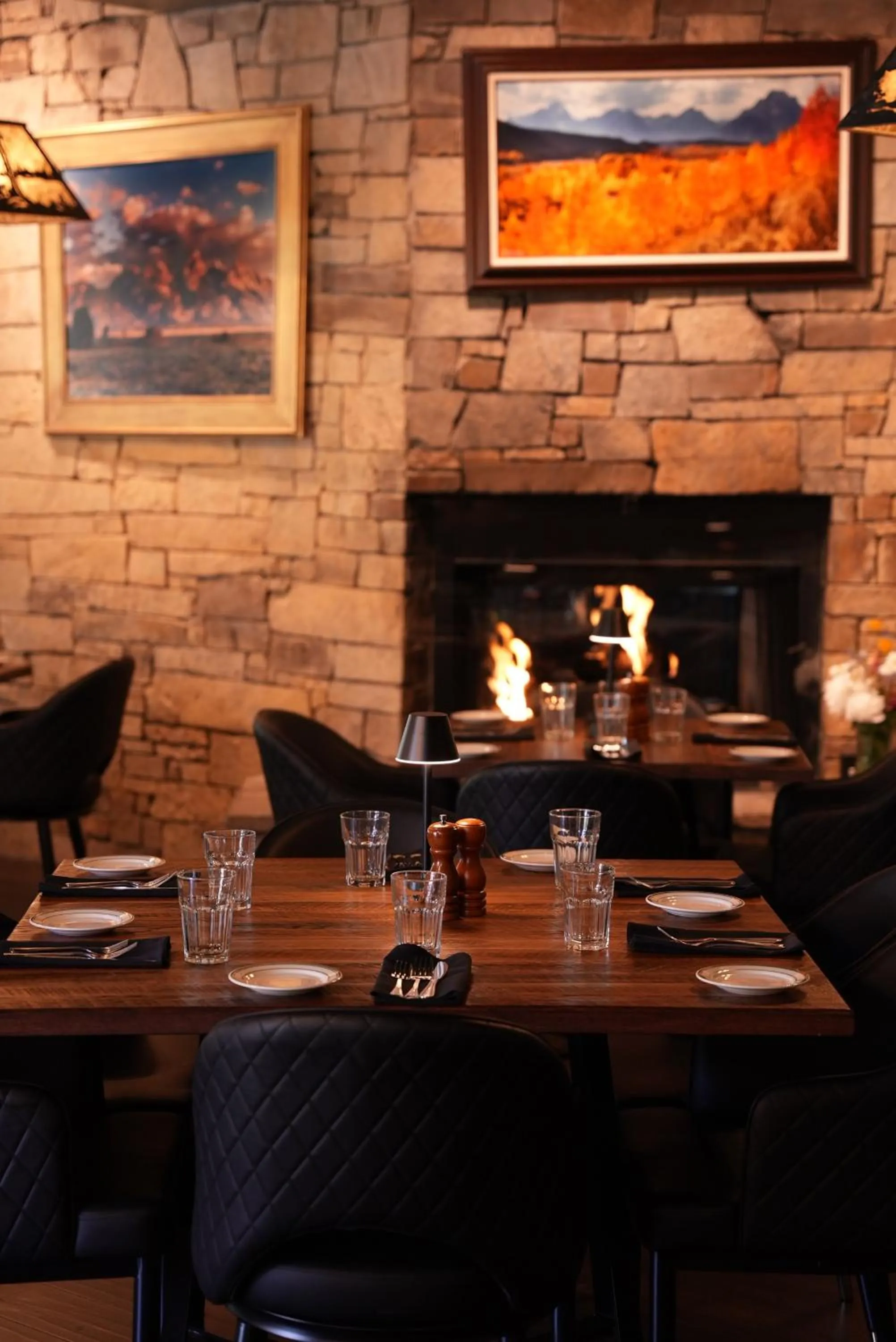 Restaurant/places to eat in Flying Saddle Resort and Steak House