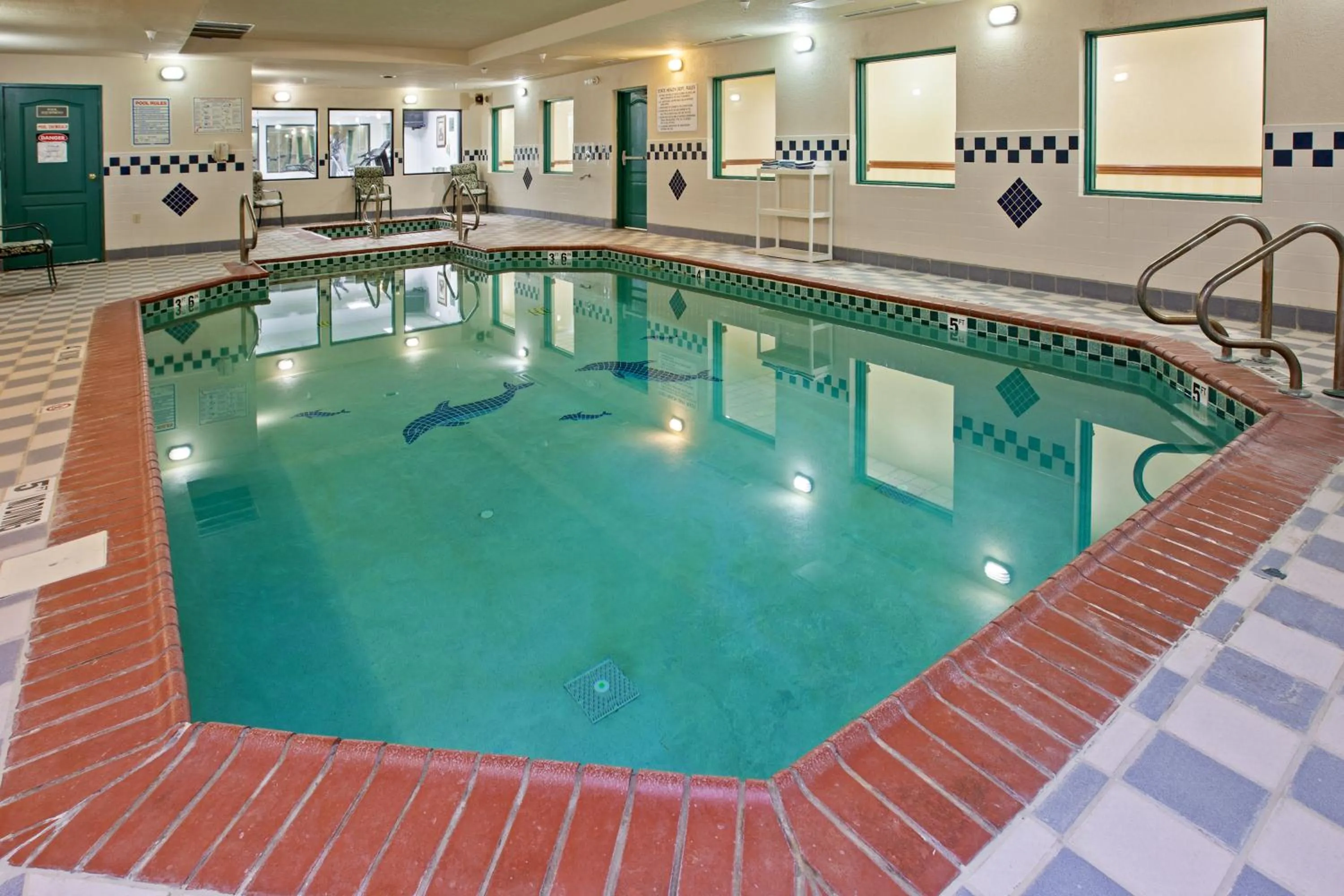 Swimming pool in Country Inn & Suites by Radisson, Elkhart North, IN