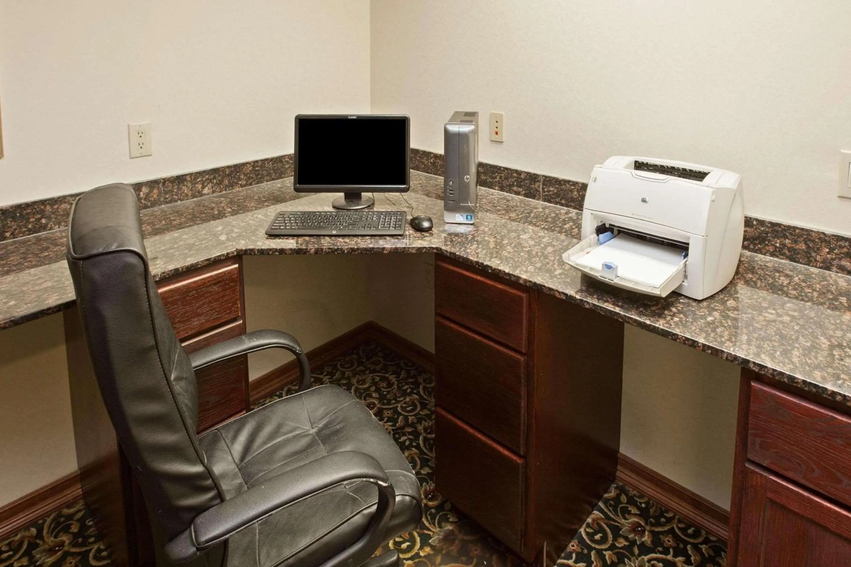 Business facilities in Country Inn & Suites by Radisson, Elkhart North, IN
