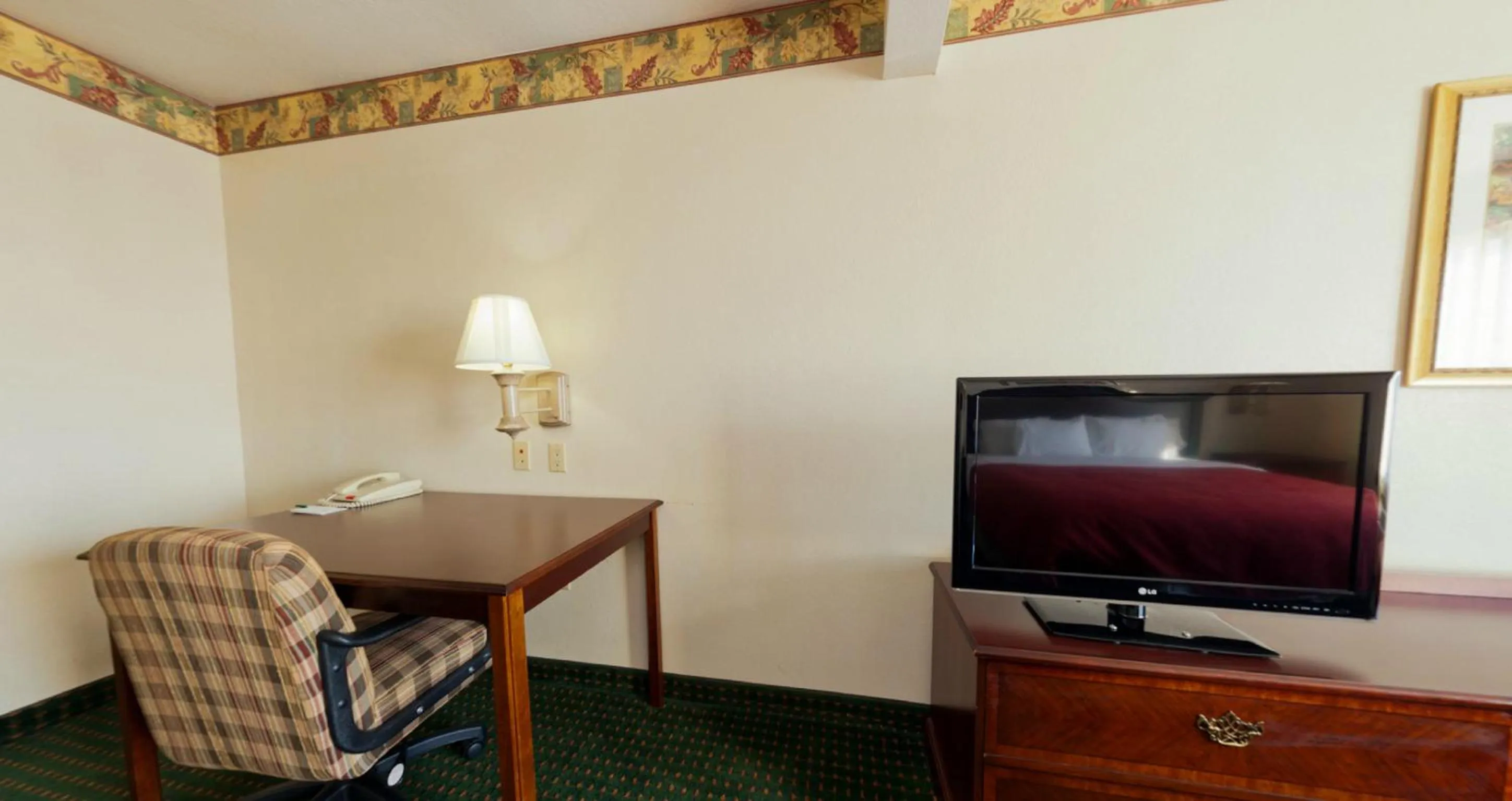 Decorative detail in Country Inn & Suites by Radisson, Elkhart North, IN