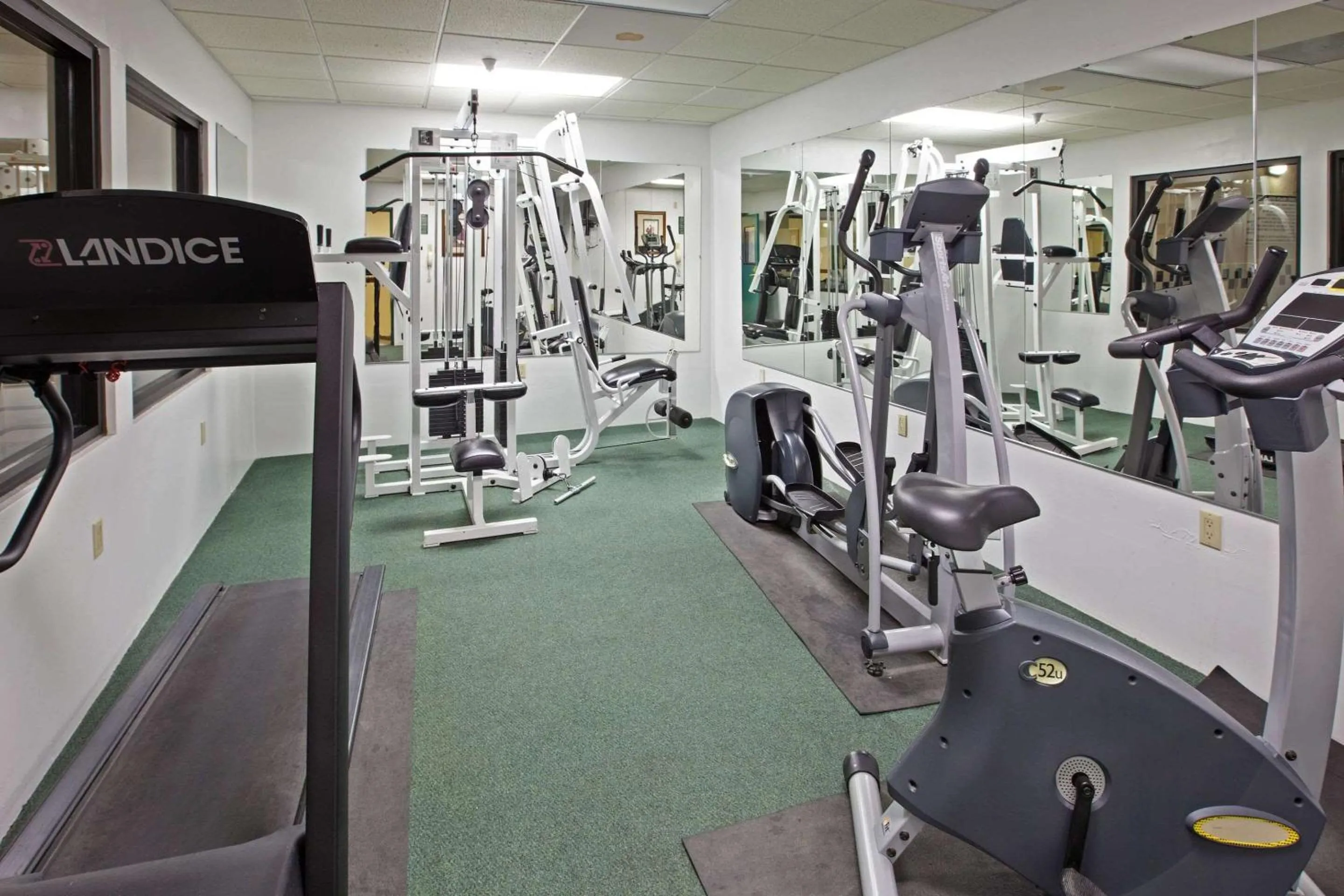 Fitness centre/facilities in Country Inn & Suites by Radisson, Elkhart North, IN