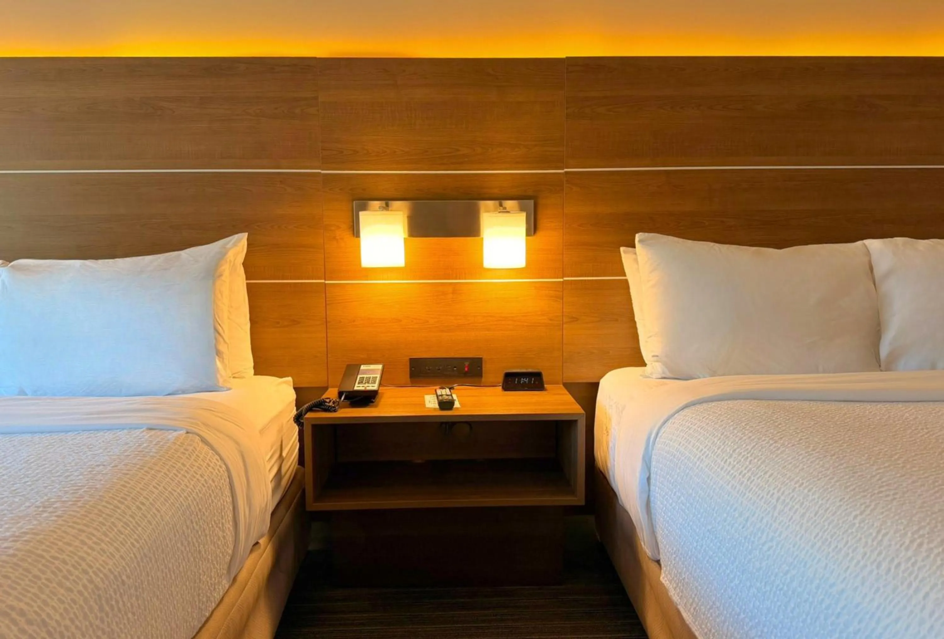 Bed in Holiday Inn Express & Suites Charlotte - Ballantyne by IHG