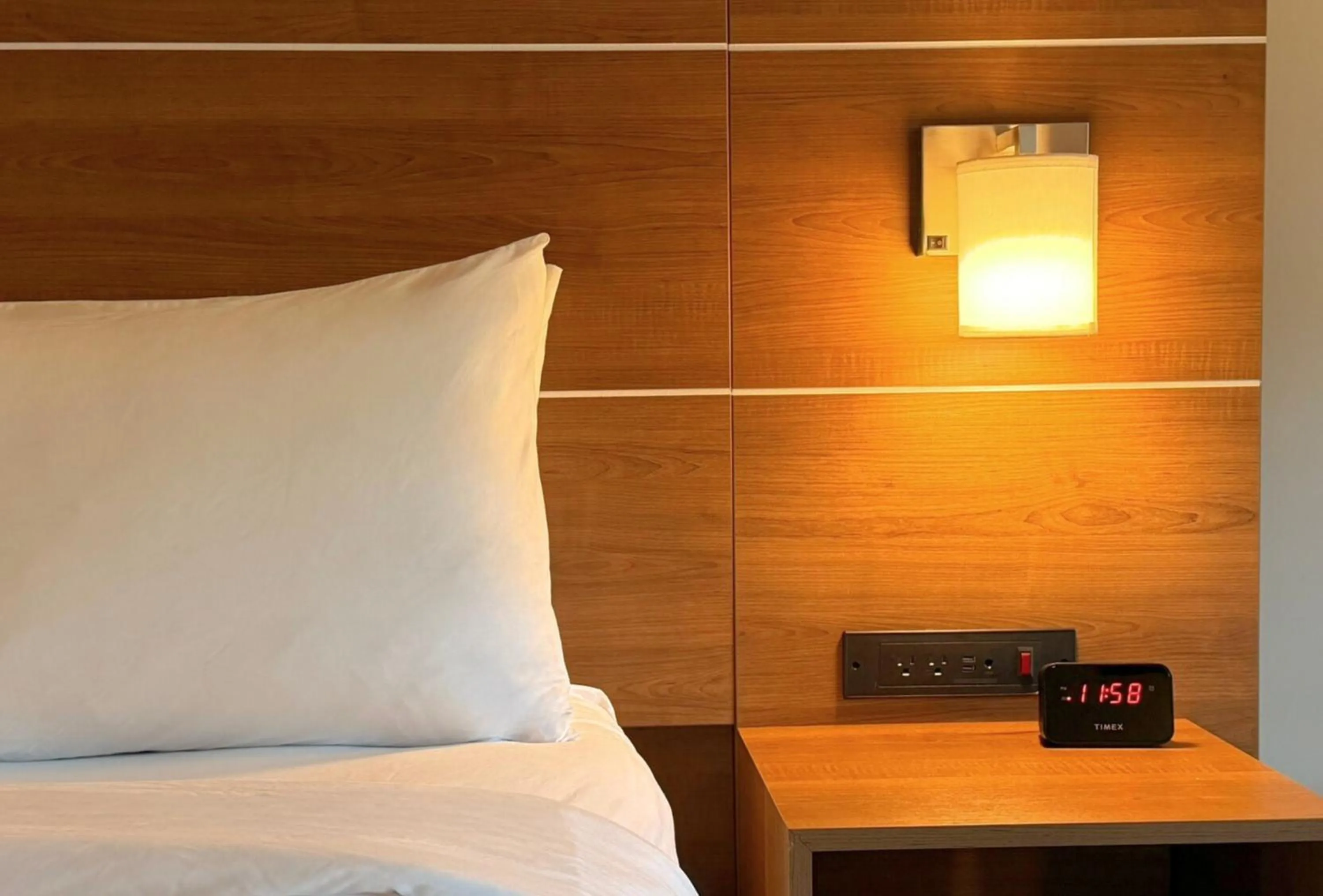 Bed in Holiday Inn Express & Suites Charlotte - Ballantyne by IHG