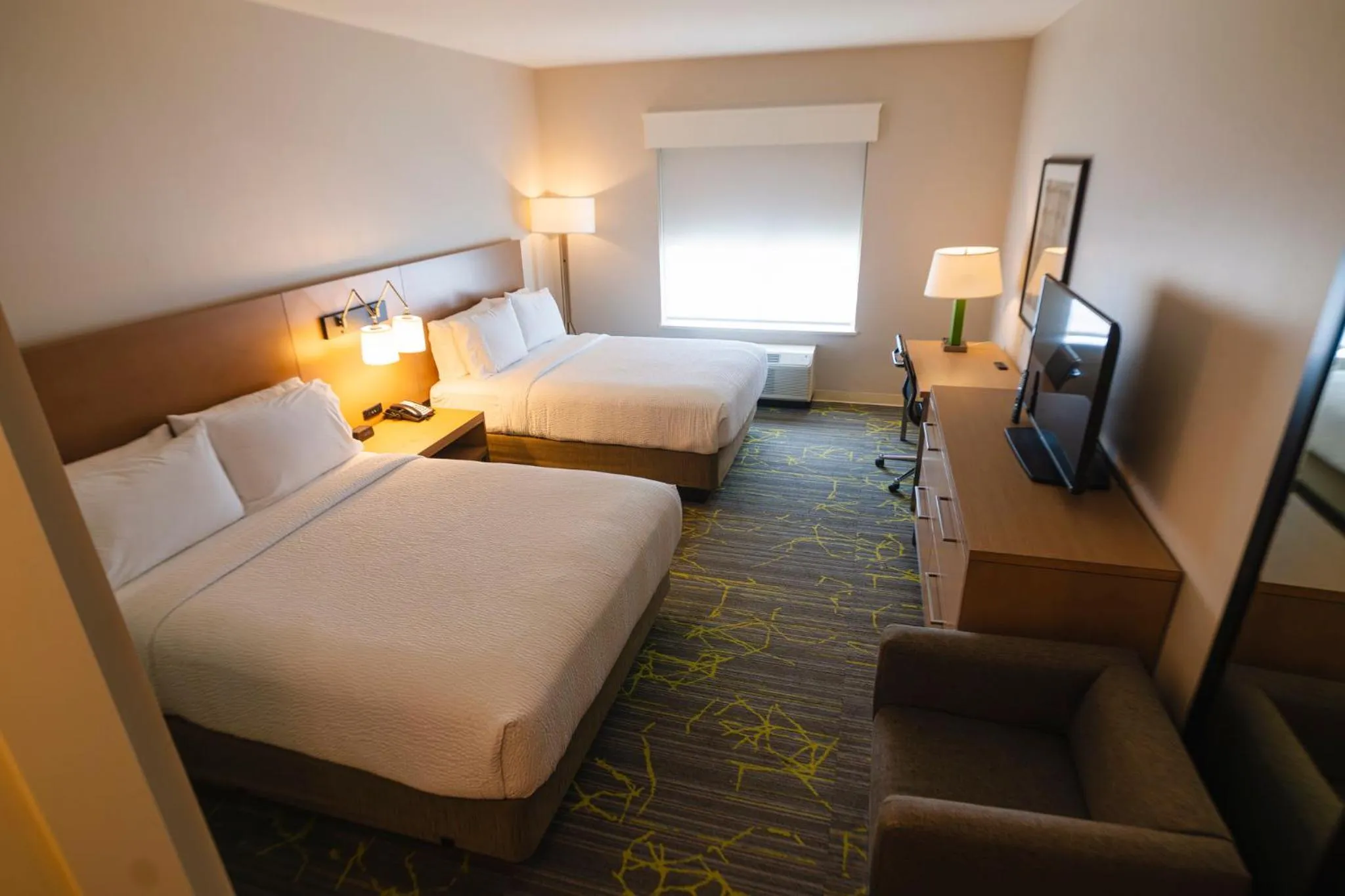 Photo of the whole room, Bed in Holiday Inn & Suites Houston NW - Willowbrook by IHG