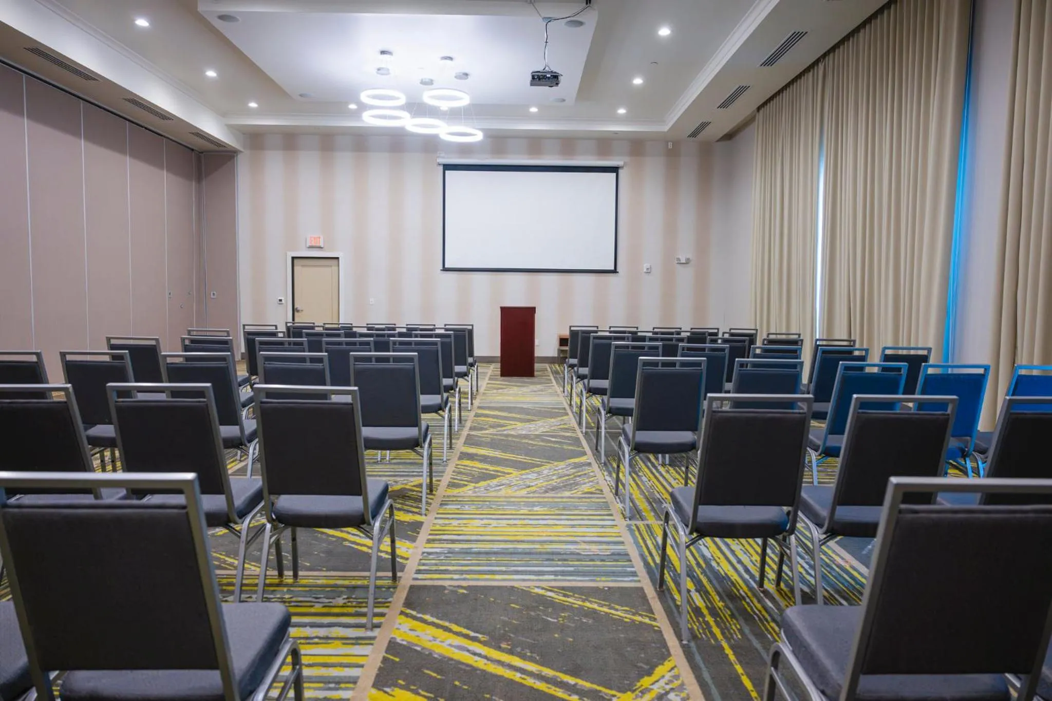 Meeting/conference room in Holiday Inn & Suites Houston NW - Willowbrook by IHG