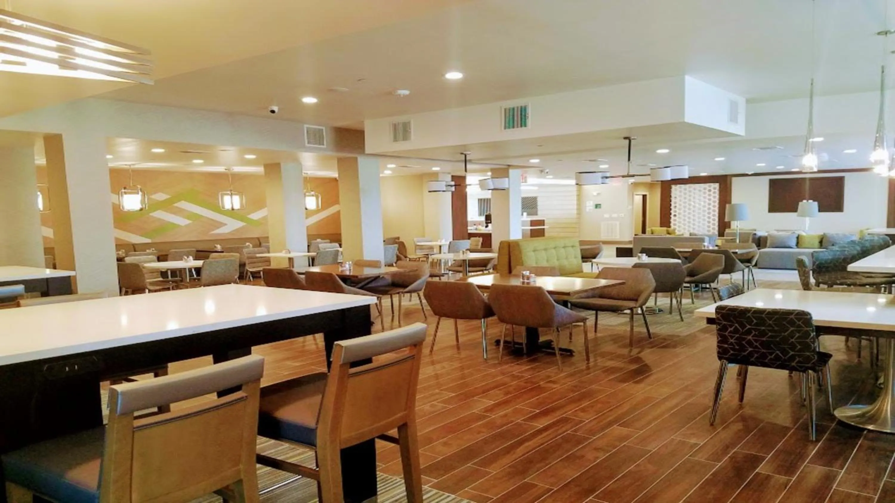 Restaurant/places to eat in Holiday Inn & Suites Houston NW - Willowbrook by IHG