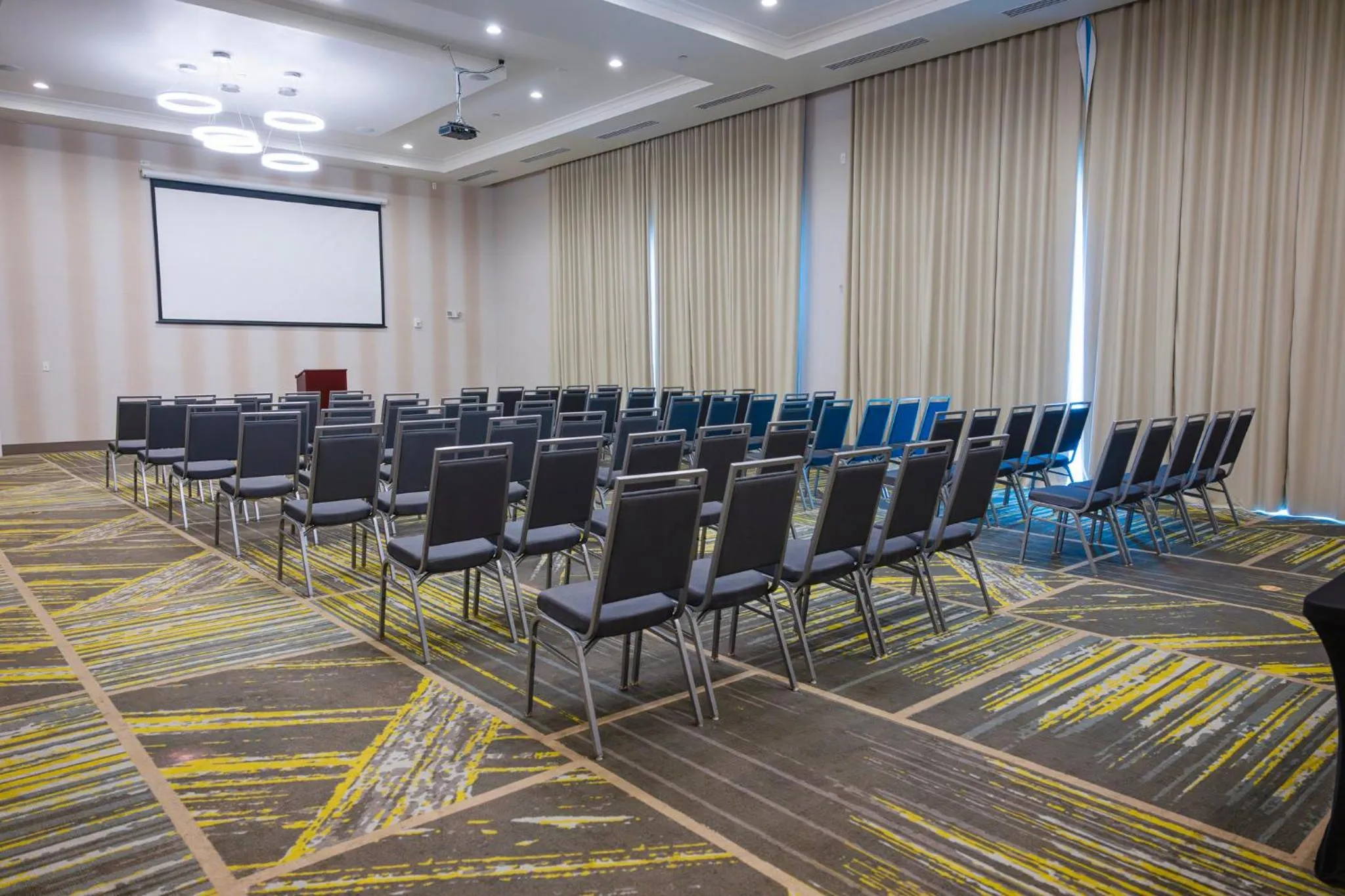 Meeting/conference room in Holiday Inn & Suites Houston NW - Willowbrook by IHG