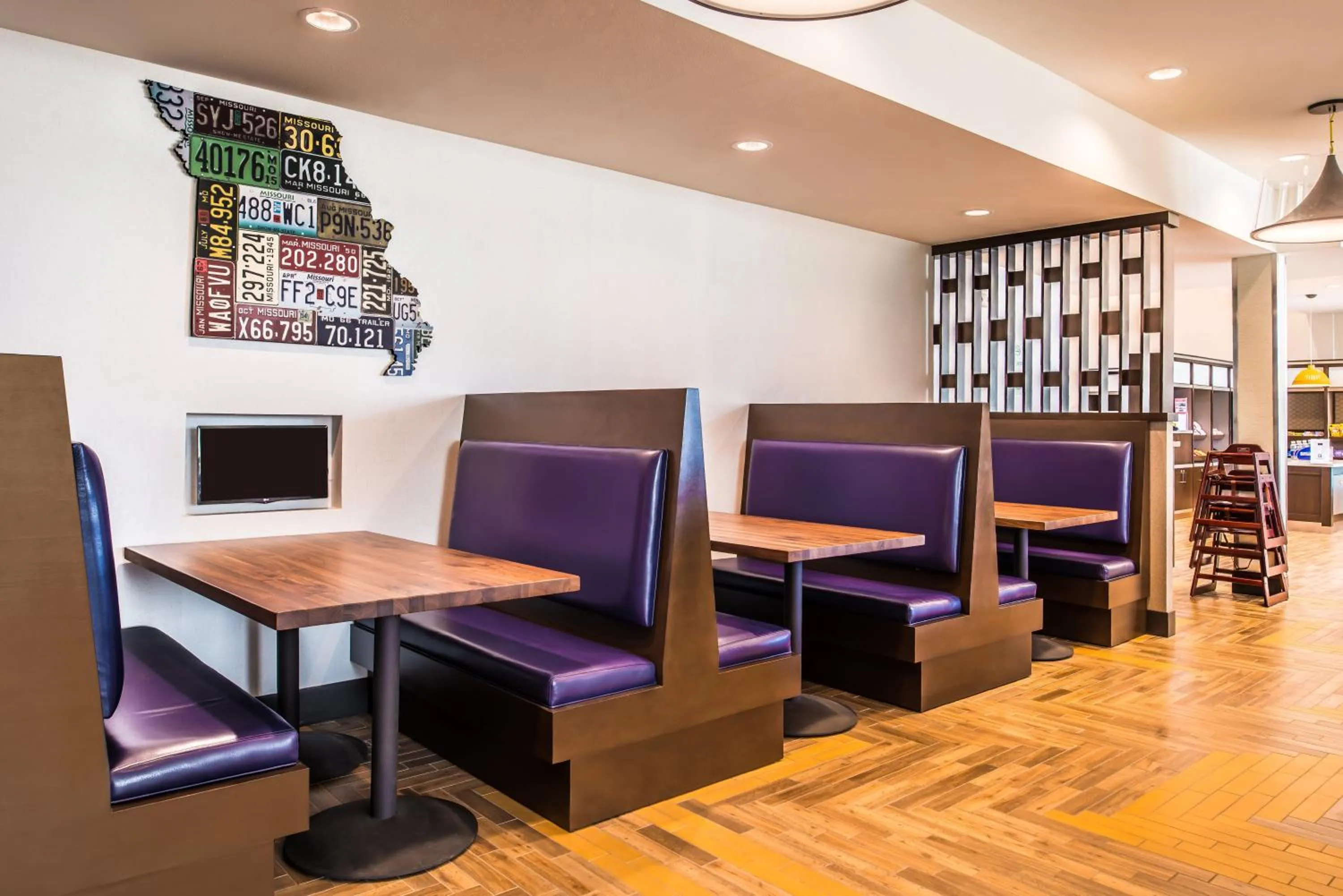 Restaurant/places to eat in Holiday Inn Joplin by IHG