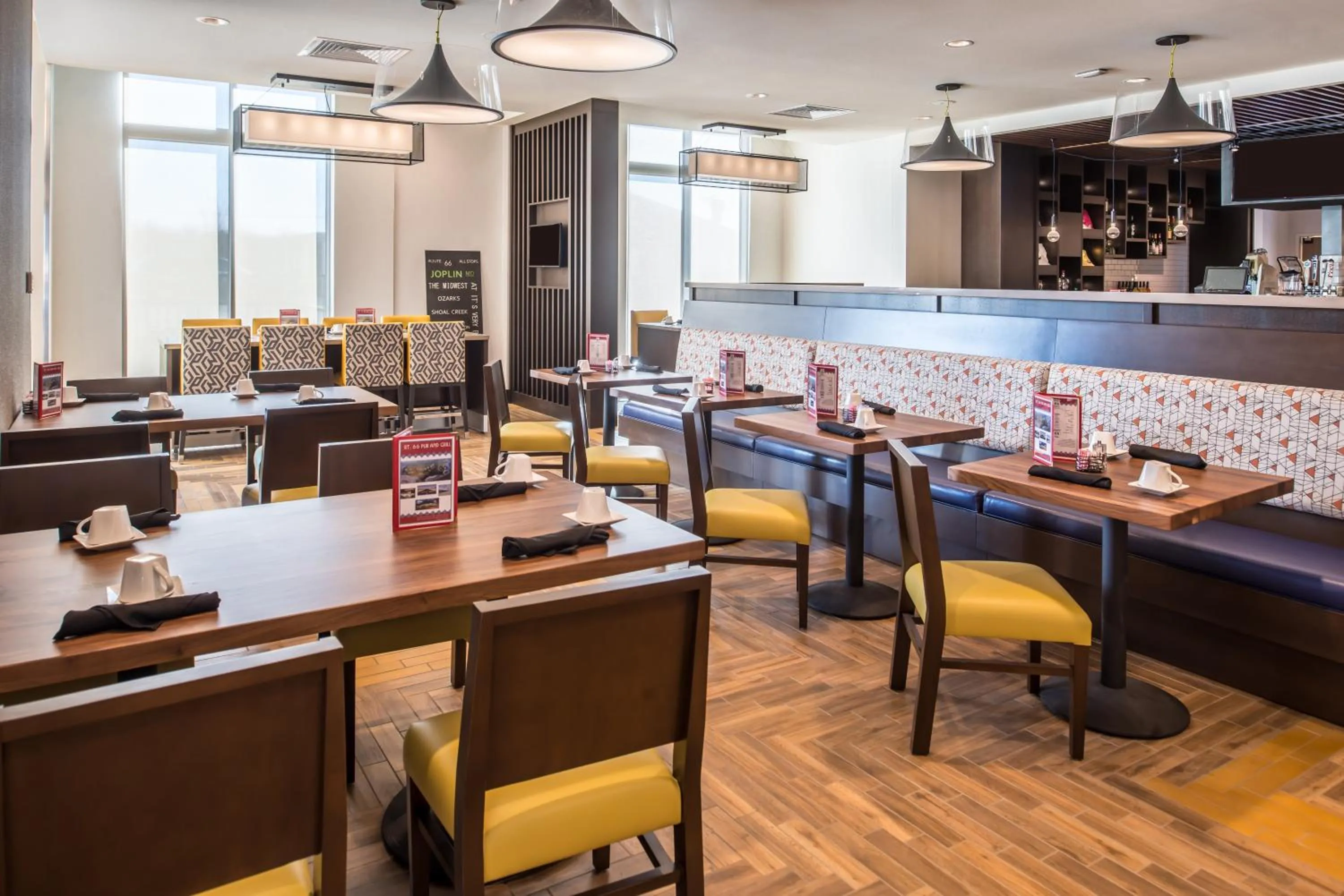 Restaurant/places to eat in Holiday Inn Joplin by IHG