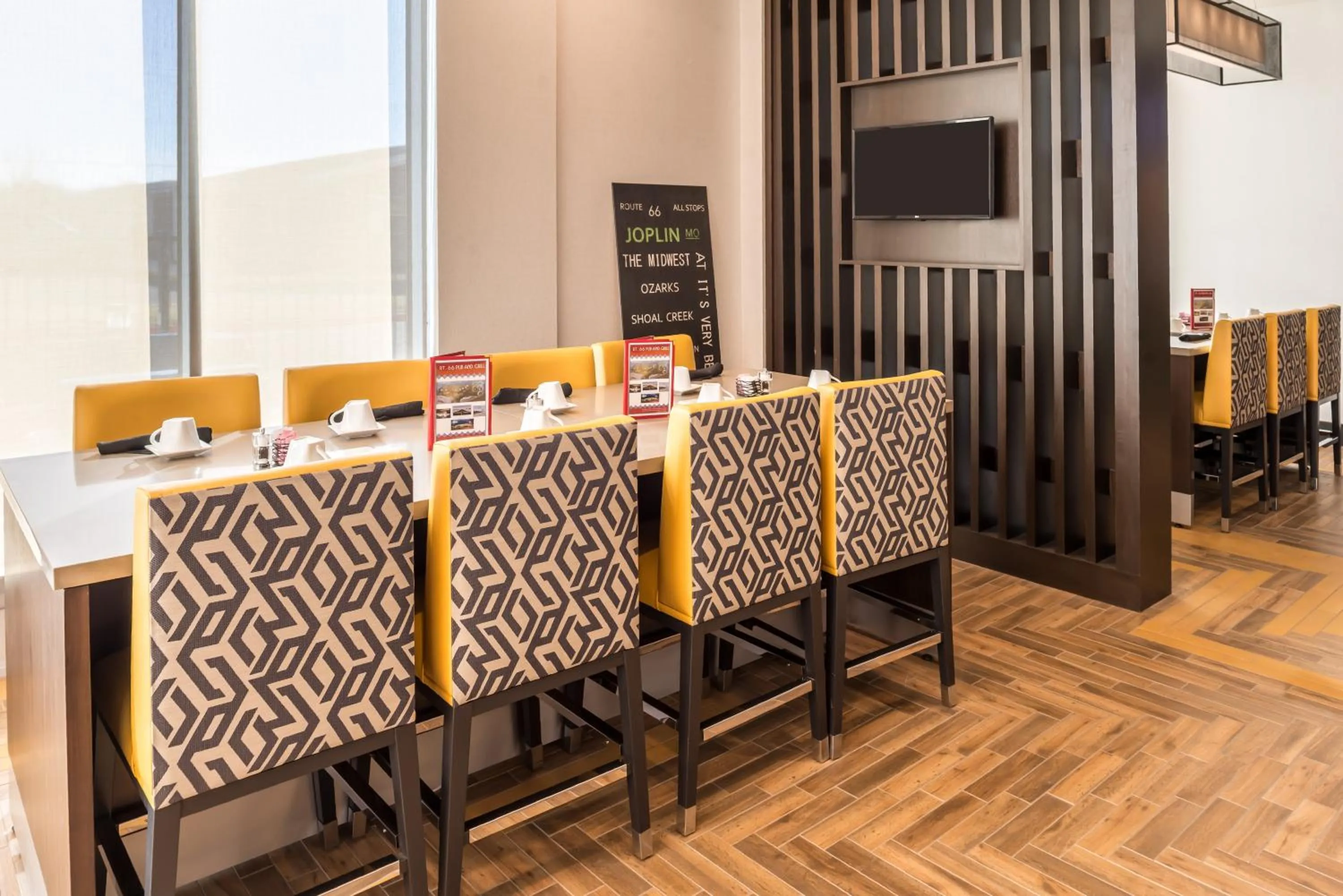 Restaurant/places to eat in Holiday Inn Joplin by IHG