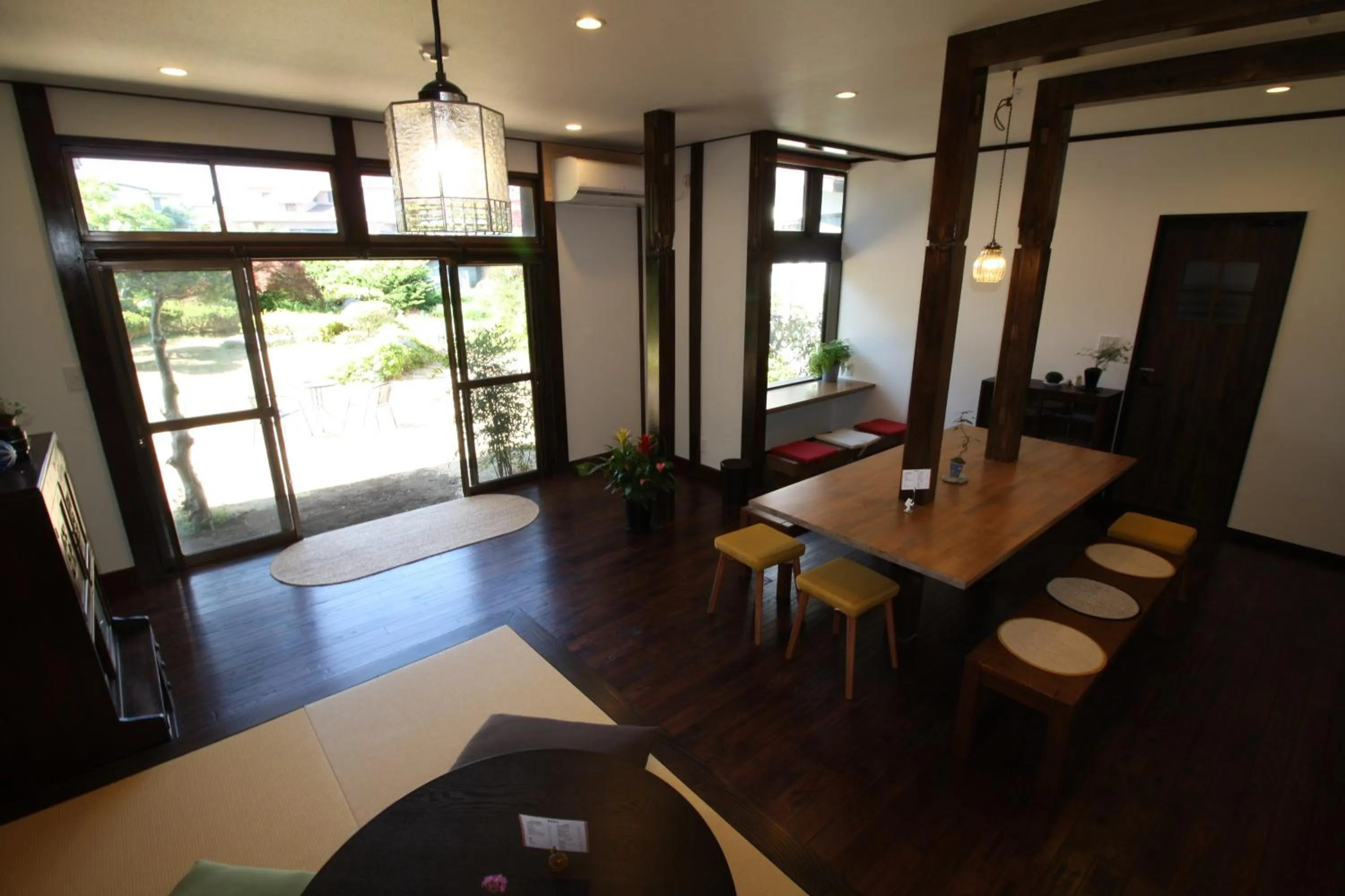 Communal lounge/ TV room in HOSTEL MICHIKUSA-YA