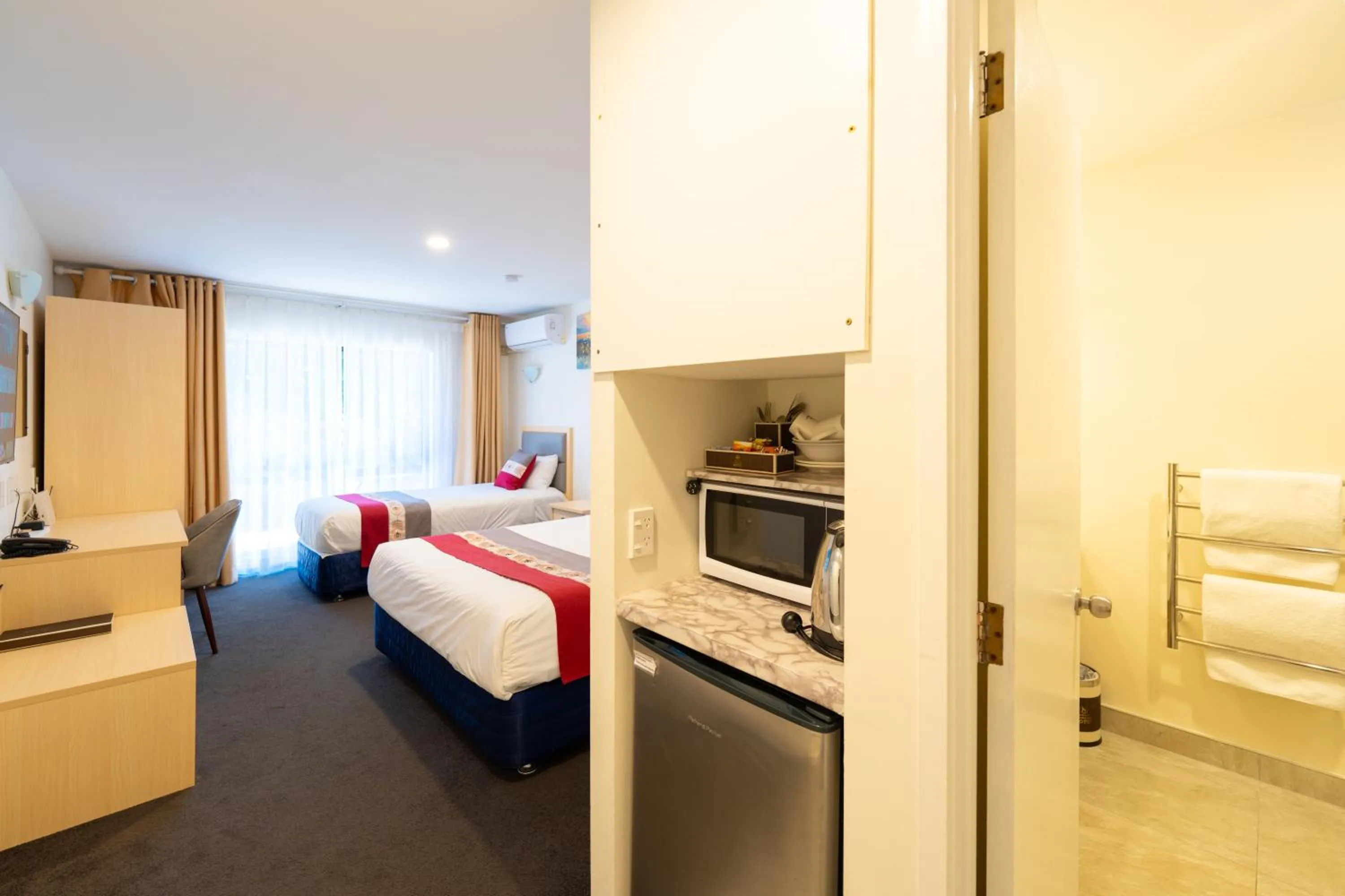 Bed in Auckland Newmarket Motel