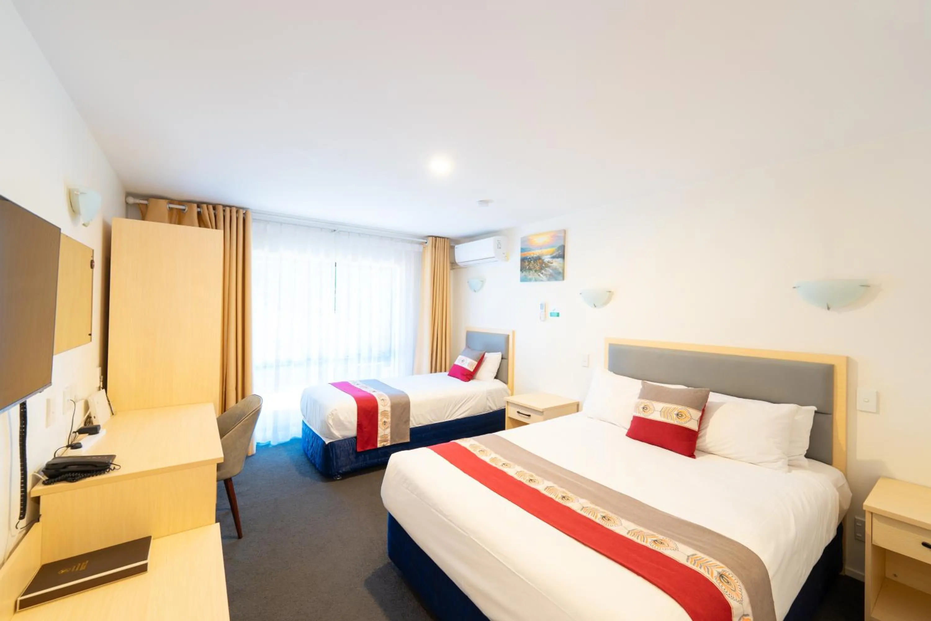 Bed in Auckland Newmarket Motel