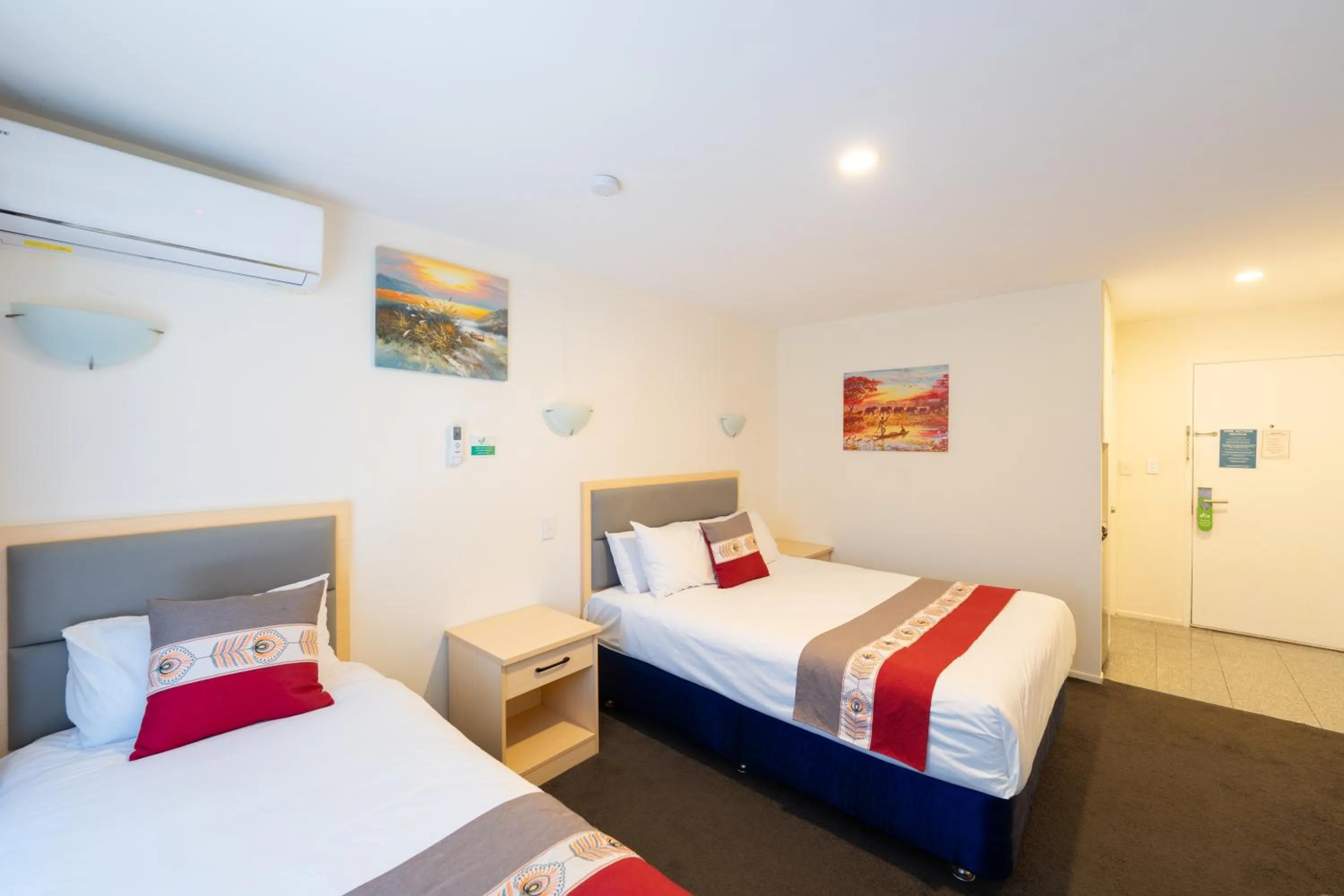 Bed in Auckland Newmarket Motel