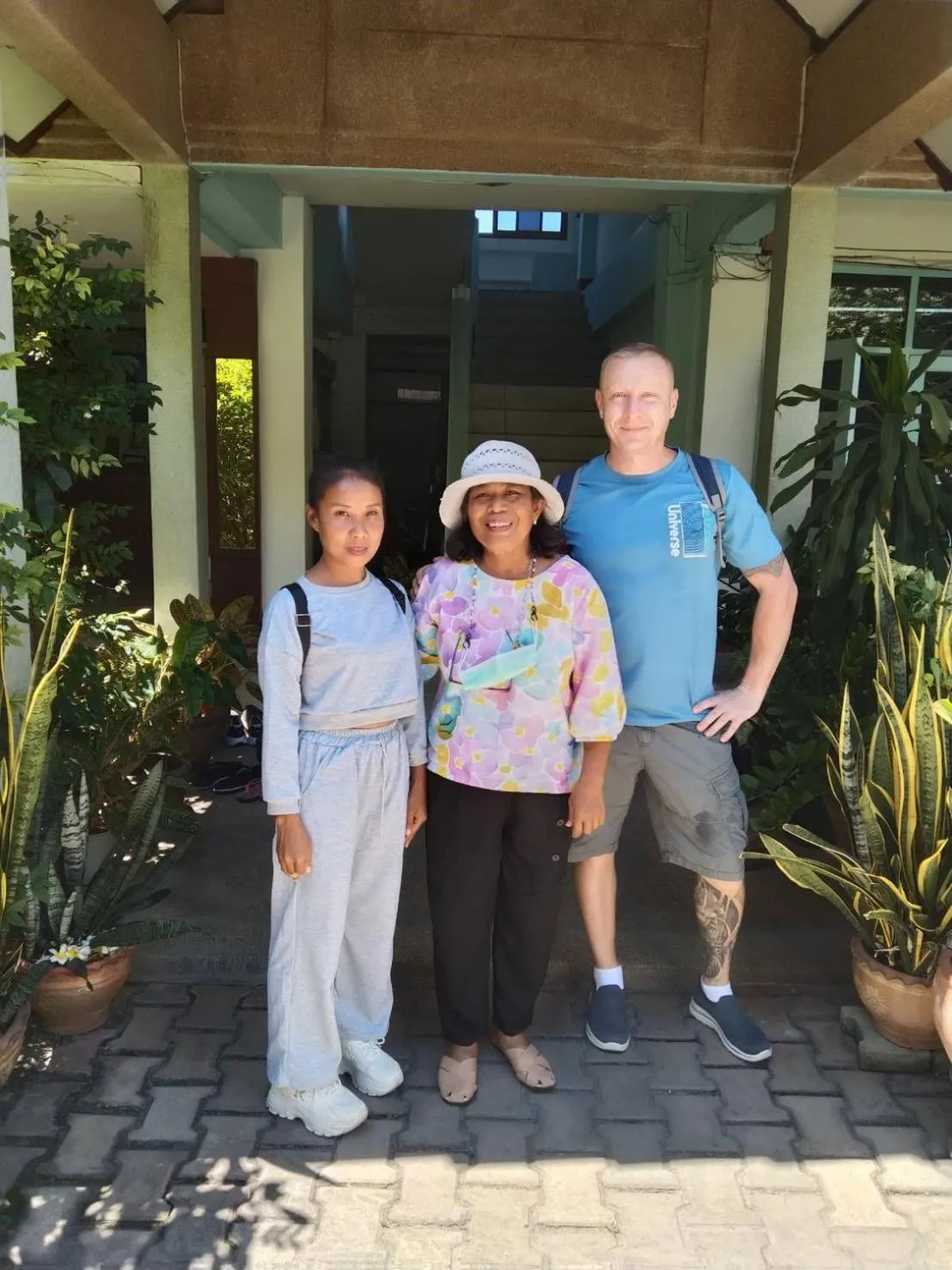 Bonny Hotel 4 Floors No Elevator