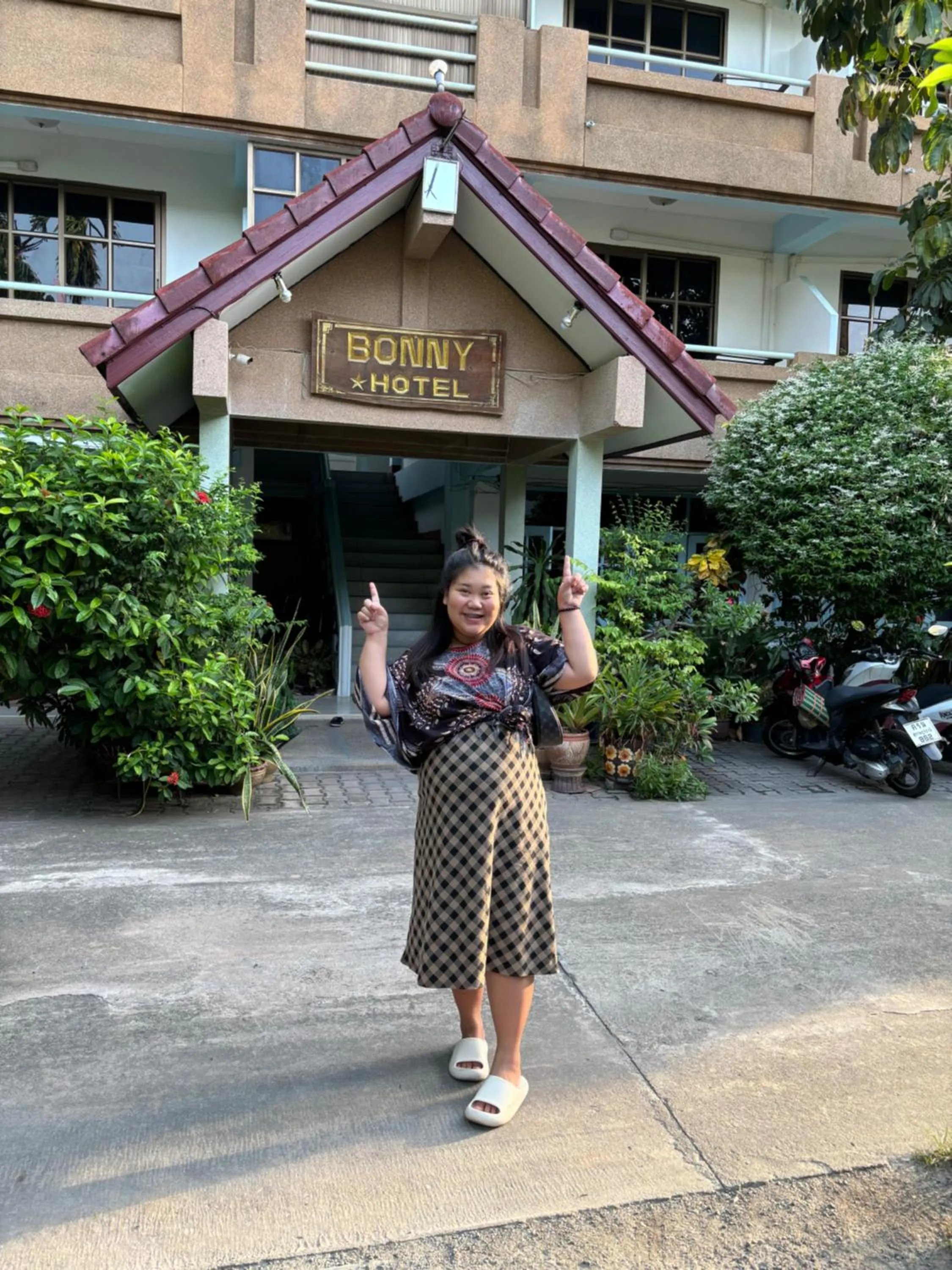 Bonny Hotel 4 Floors No Elevator