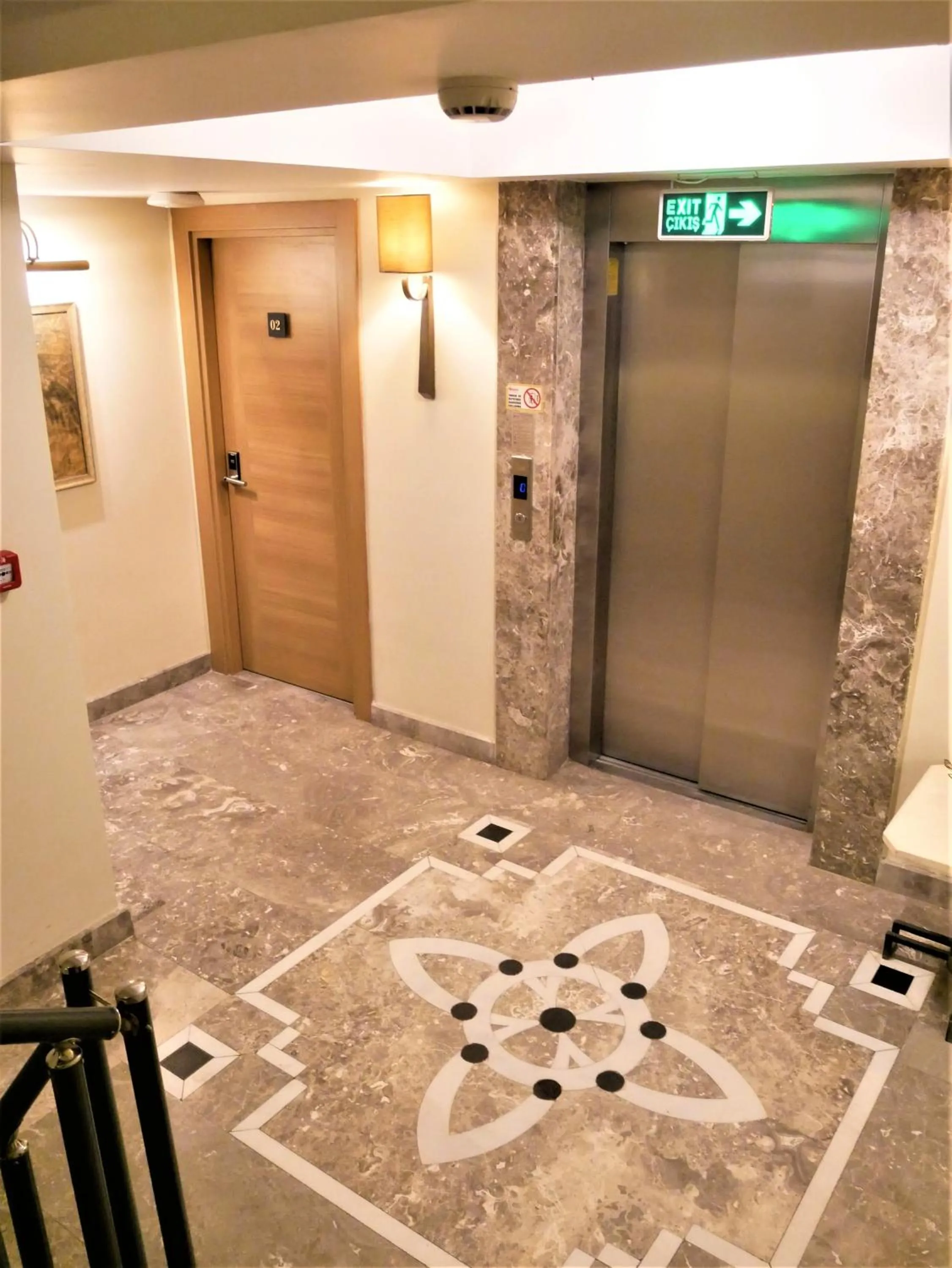 Lobby or reception in Endless Comfort Hotel Taksim