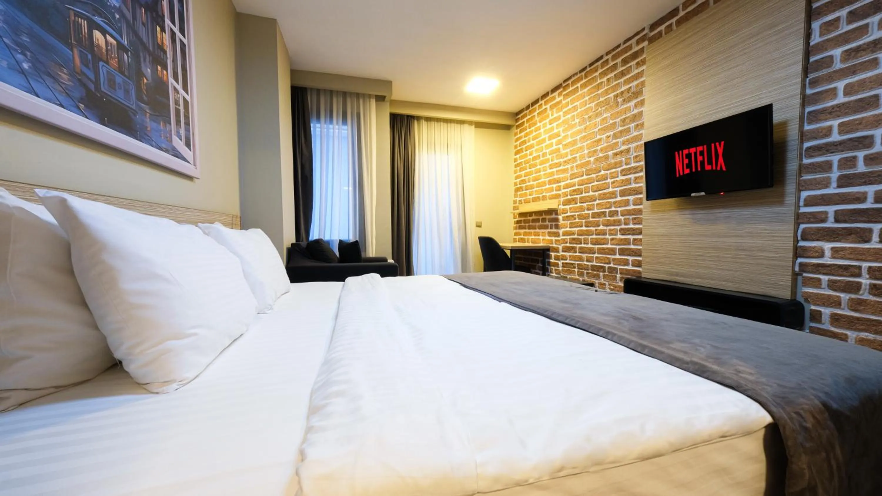 Photo of the whole room, Bed in Endless Comfort Hotel Taksim