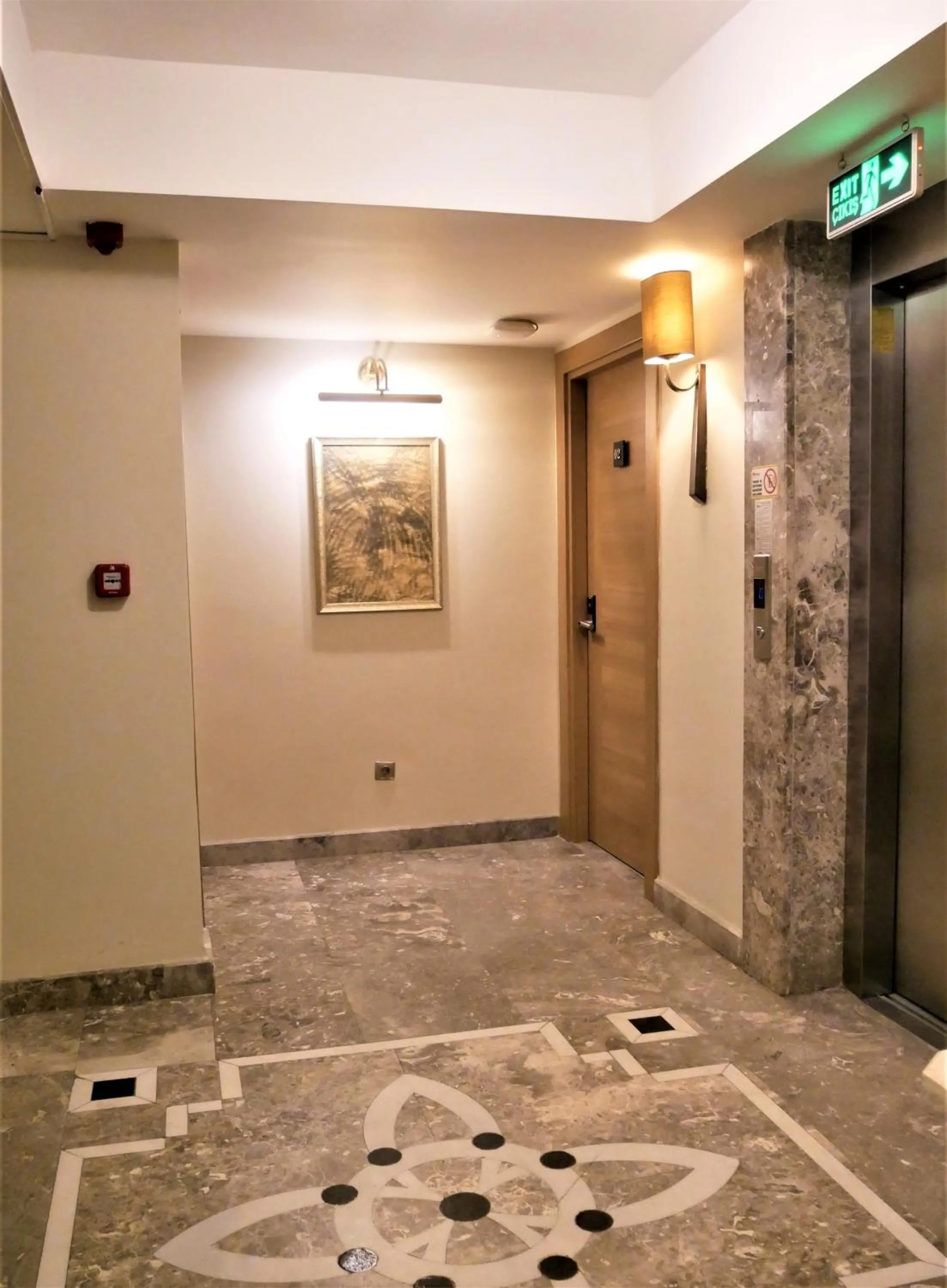 Lobby or reception in Endless Comfort Hotel Taksim