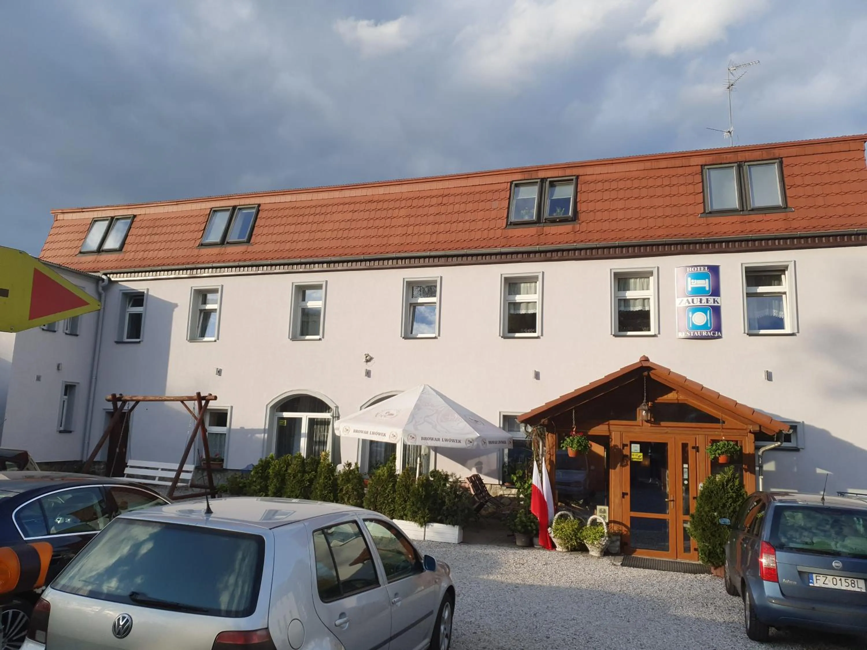 HOTEL "ZAUŁEK" Spółka Cywilna Zbigniew Świderski, Elżbieta Świderska