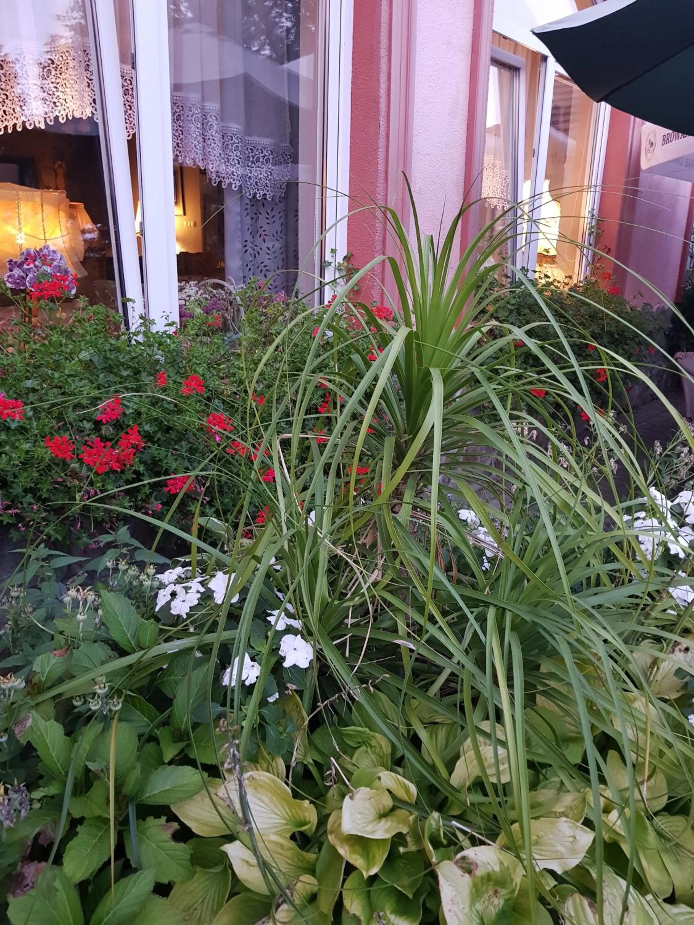 HOTEL "ZAUŁEK" Spółka Cywilna Zbigniew Świderski, Elżbieta Świderska