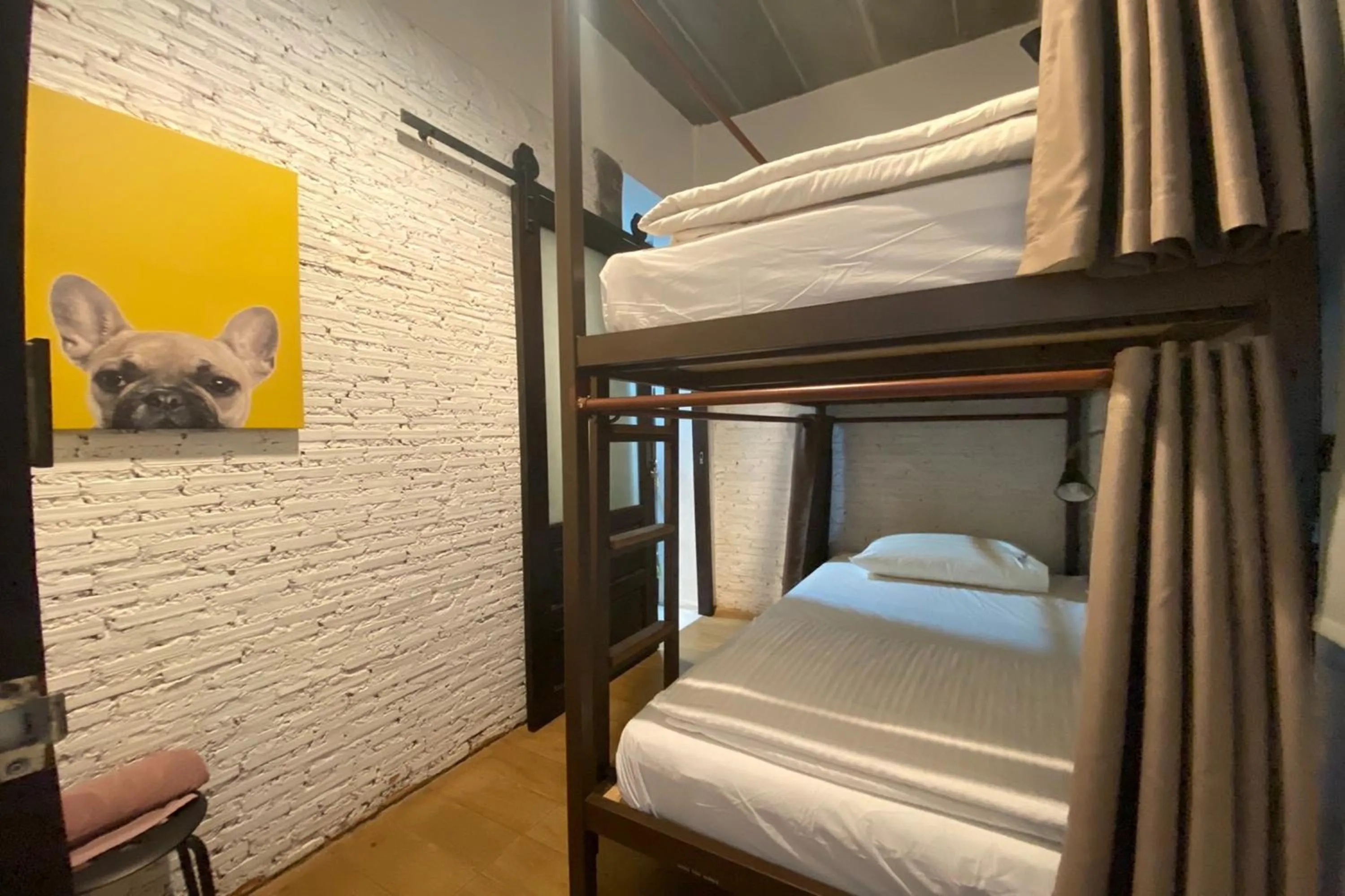 Bed in Yindee Travellers Lodge