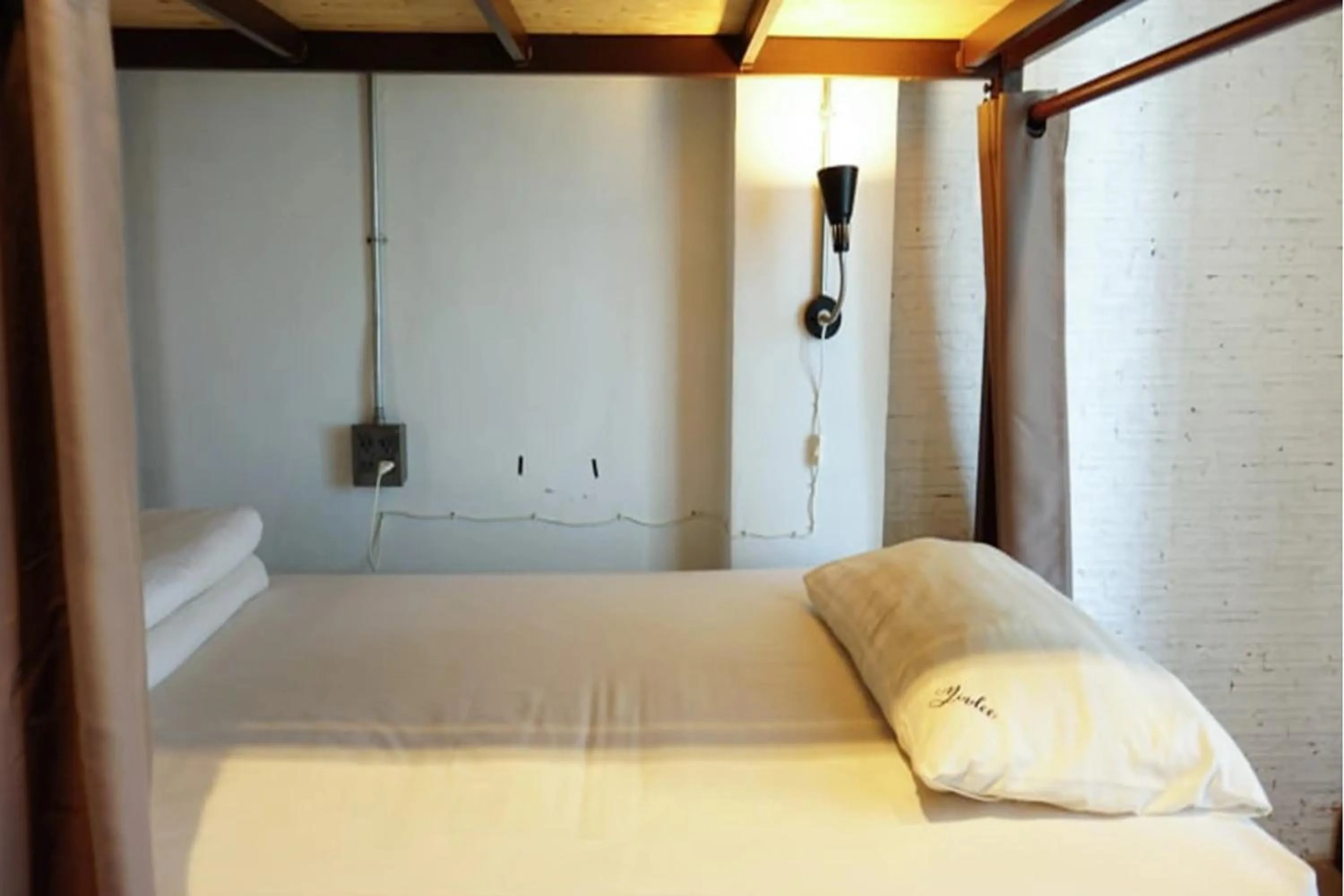 Bed in Yindee Travellers Lodge