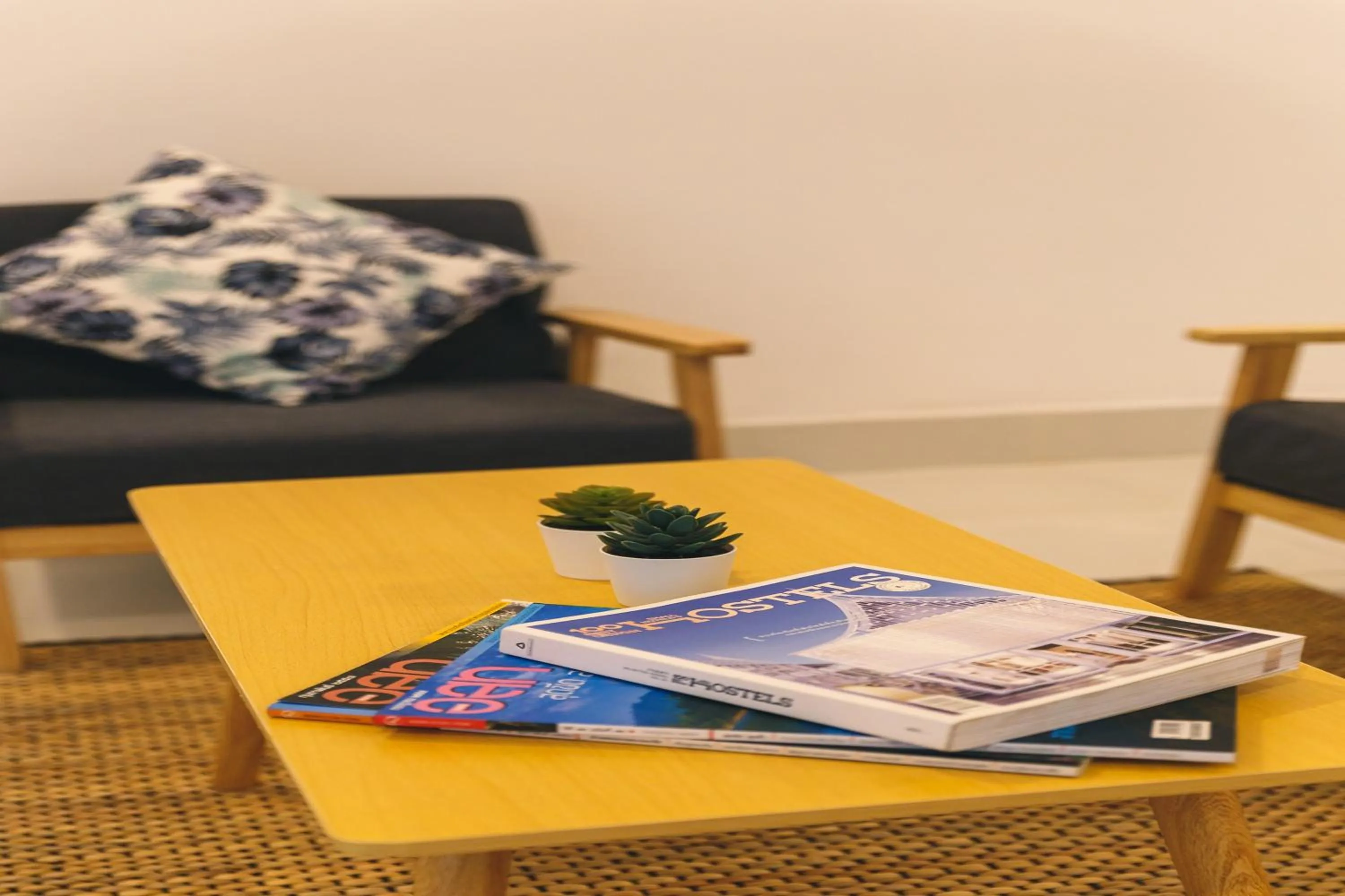 Living room in Yindee Travellers Lodge