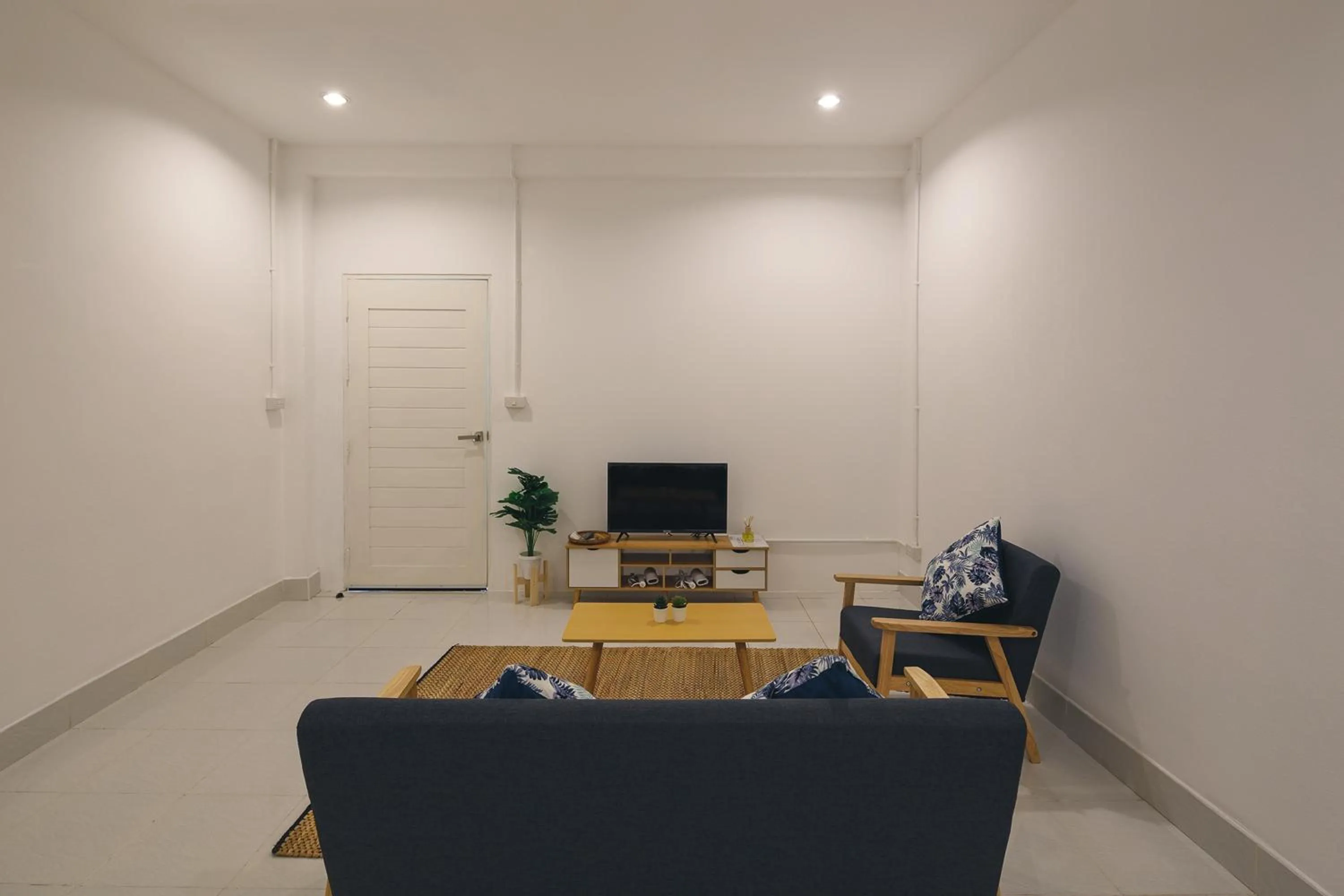 TV and multimedia in Yindee Travellers Lodge