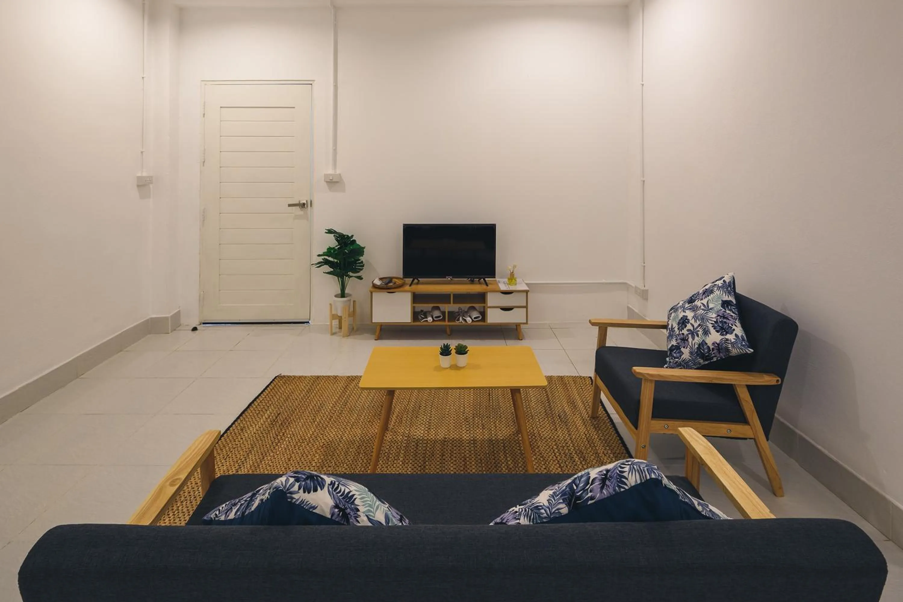 Living room in Yindee Travellers Lodge