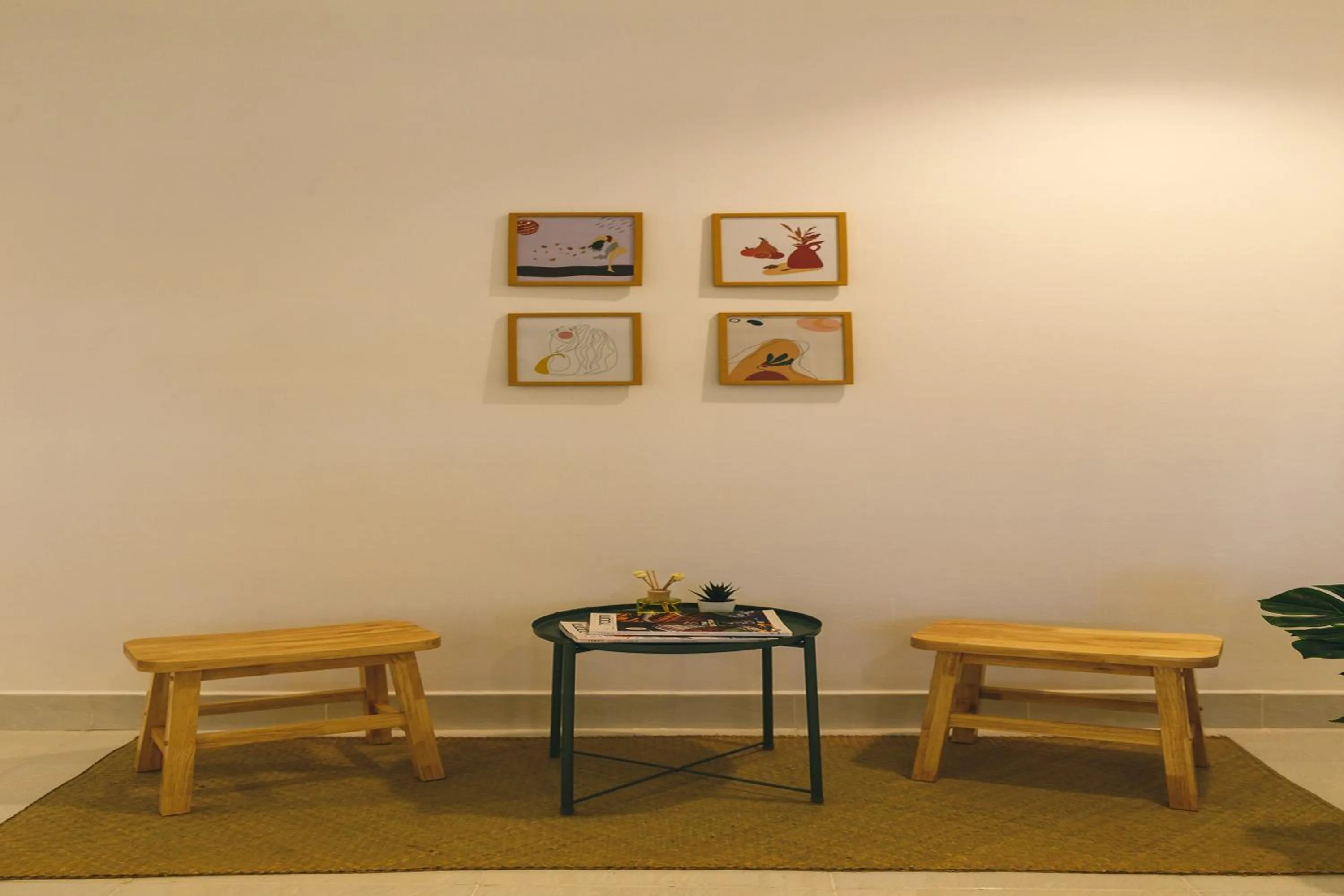 Seating area in Yindee Travellers Lodge