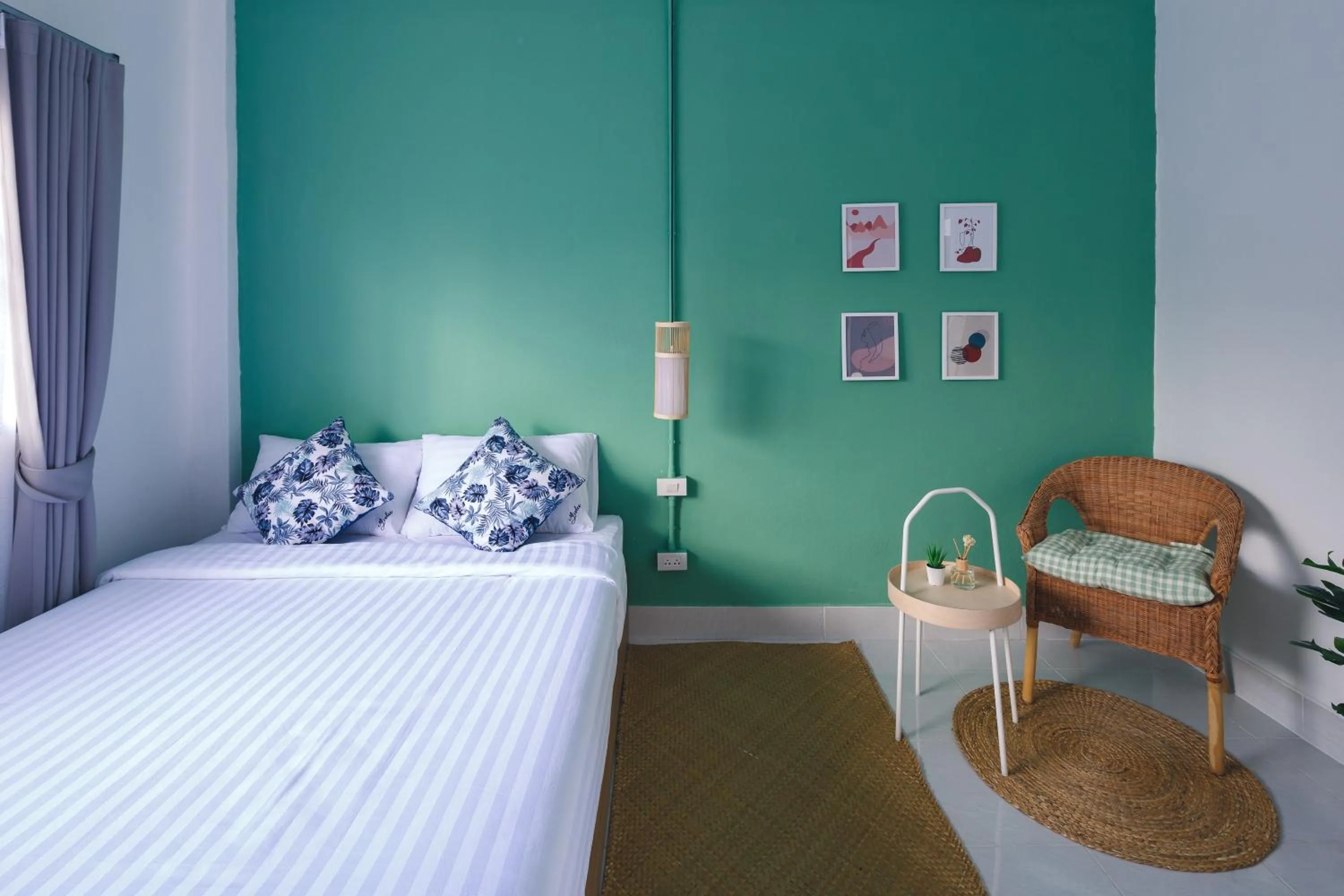 Bed in Yindee Travellers Lodge