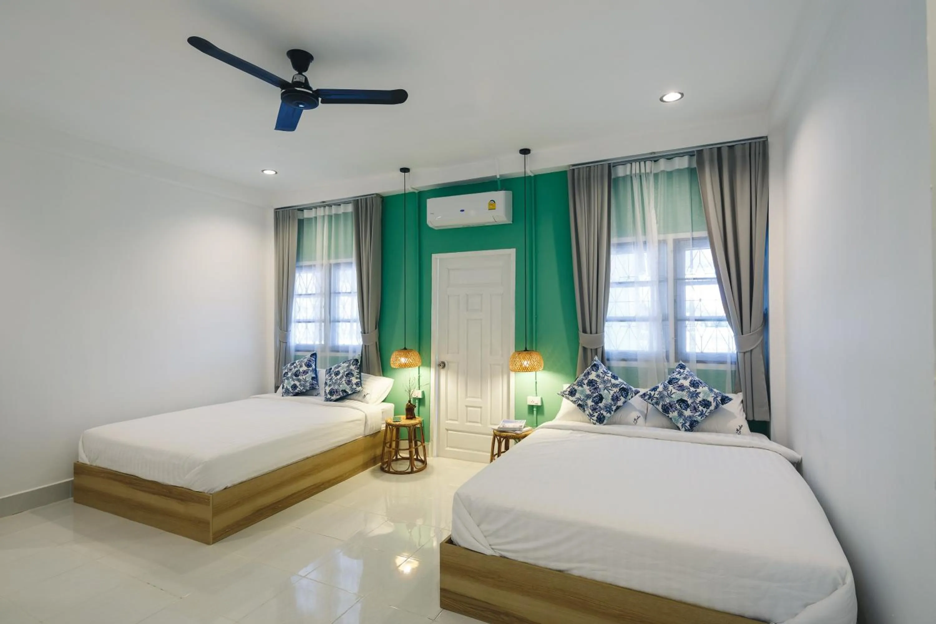 Bed in Yindee Travellers Lodge